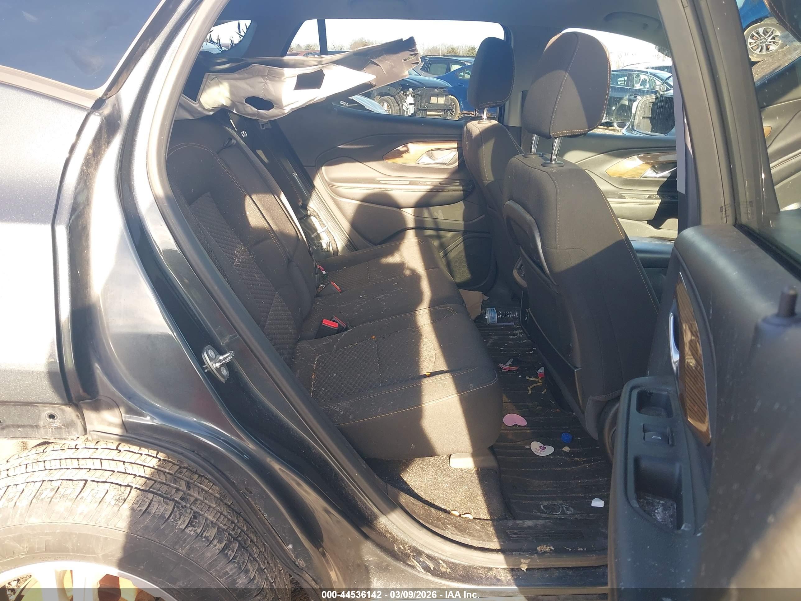 GMC TERRAIN image 8