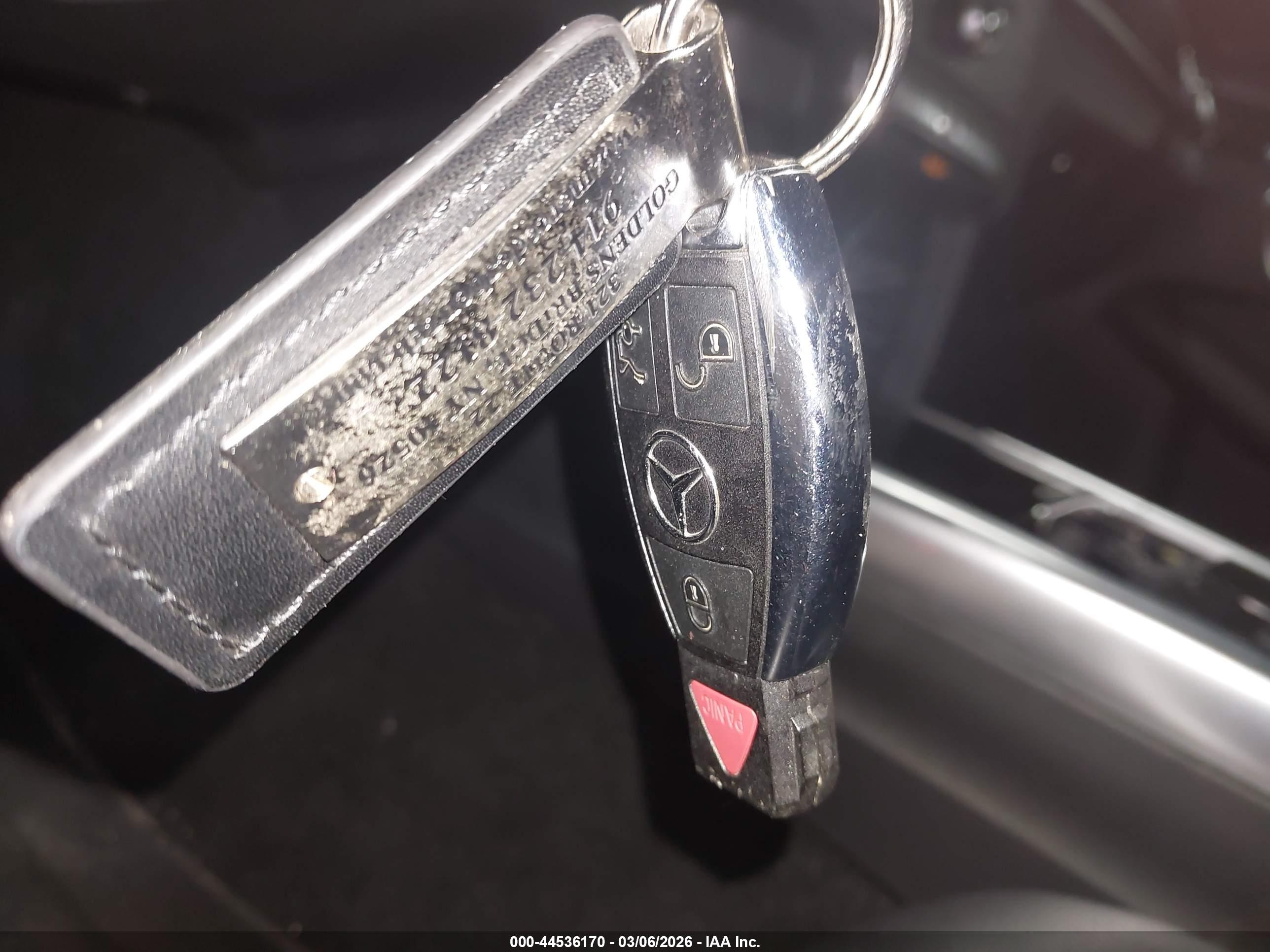 MERCEDES-BENZ E image 11