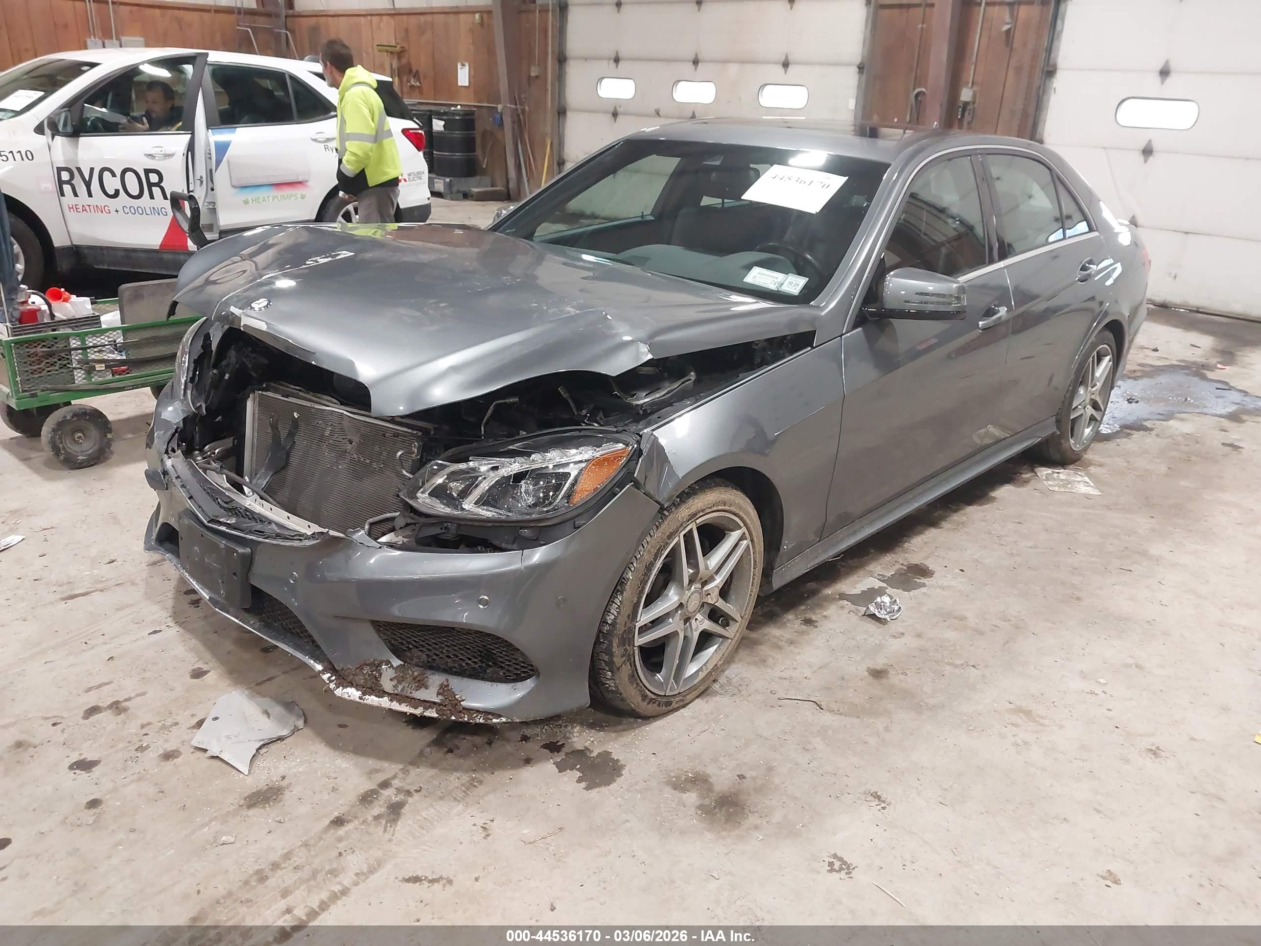 MERCEDES-BENZ E image 2