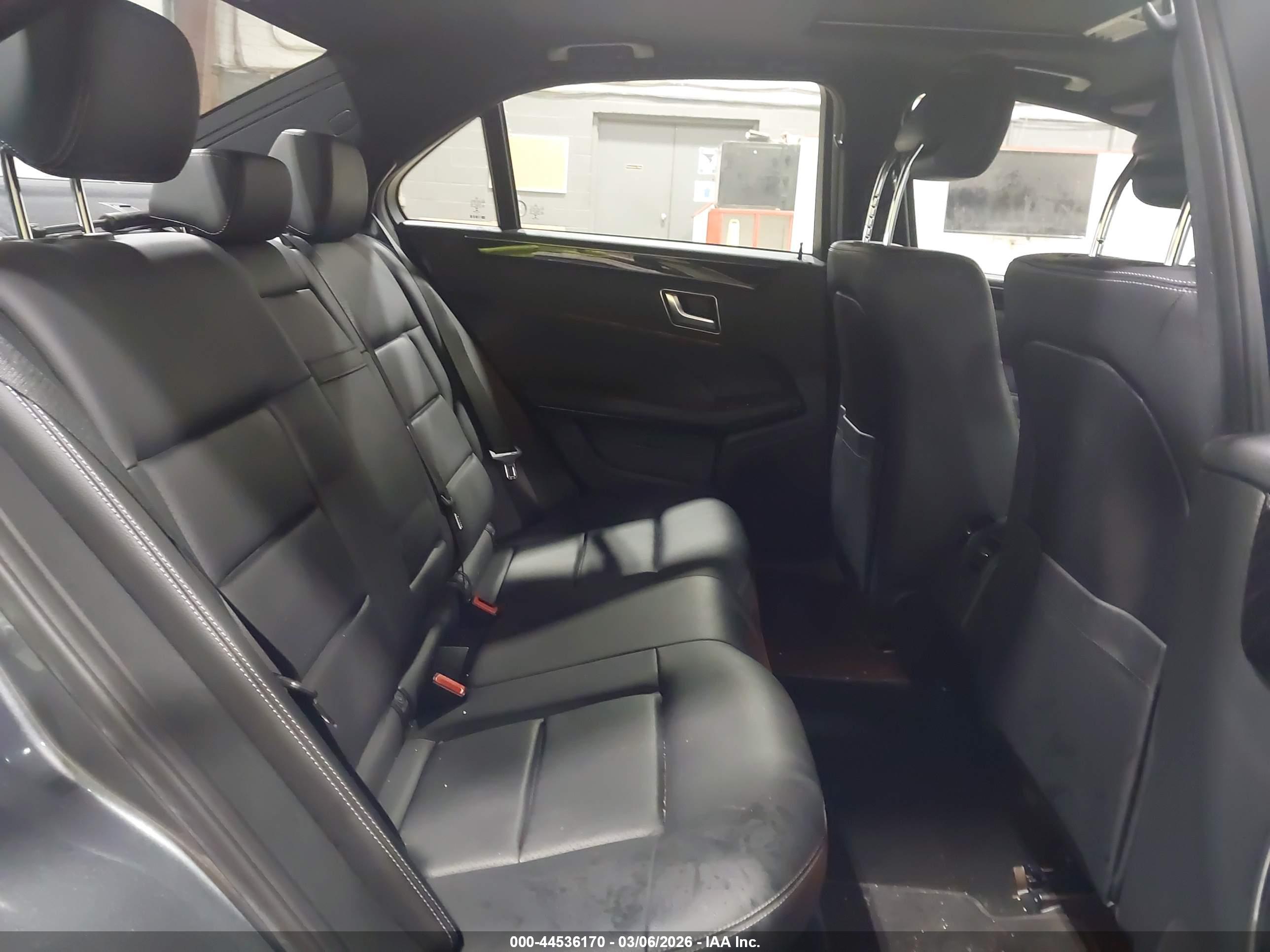 MERCEDES-BENZ E image 8