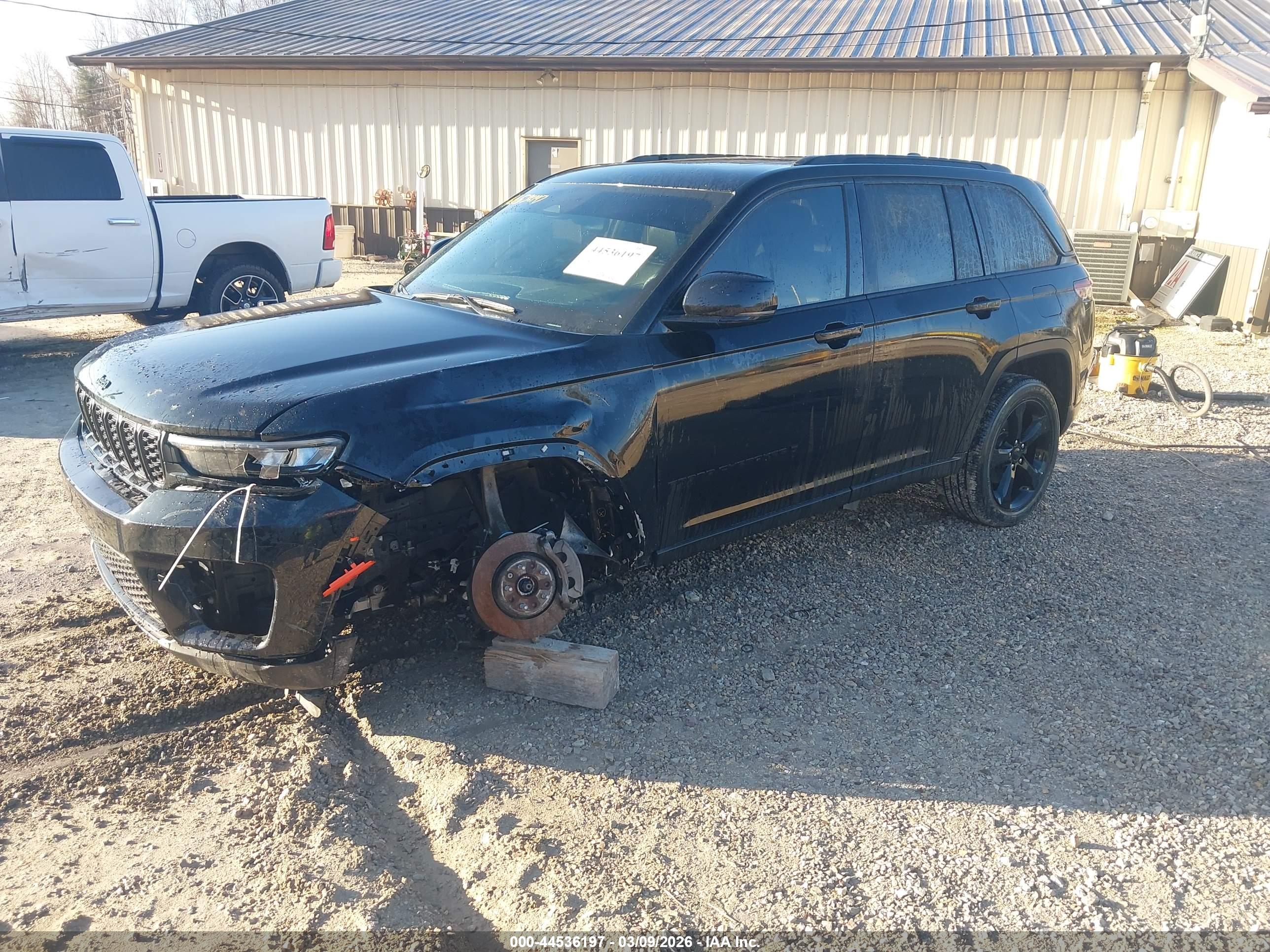 JEEP GRAND image 2