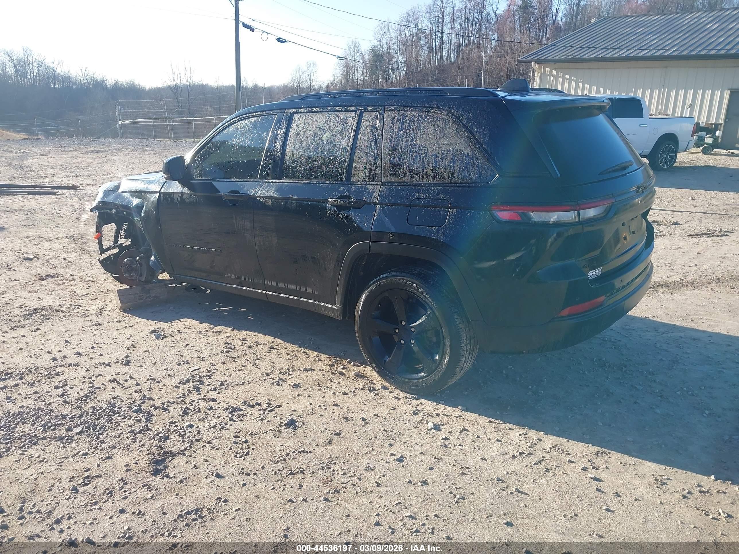 JEEP GRAND image 3