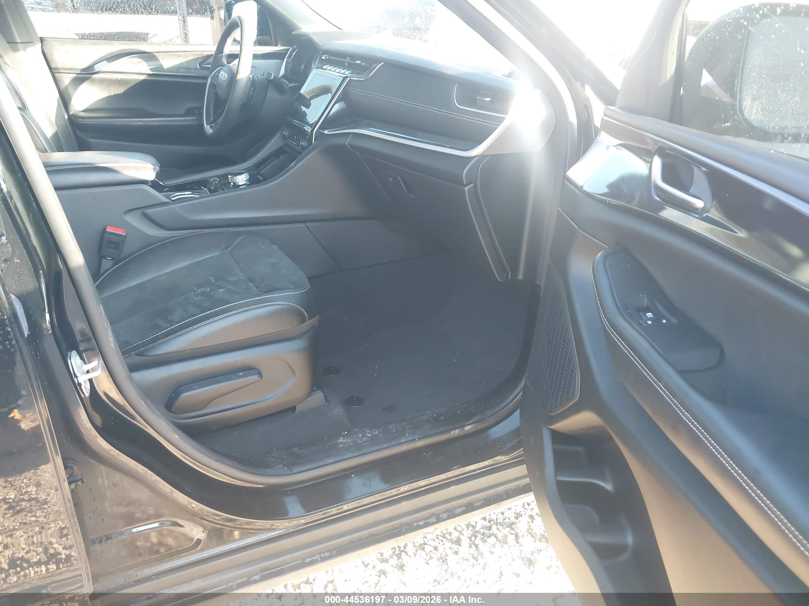 JEEP GRAND image 5