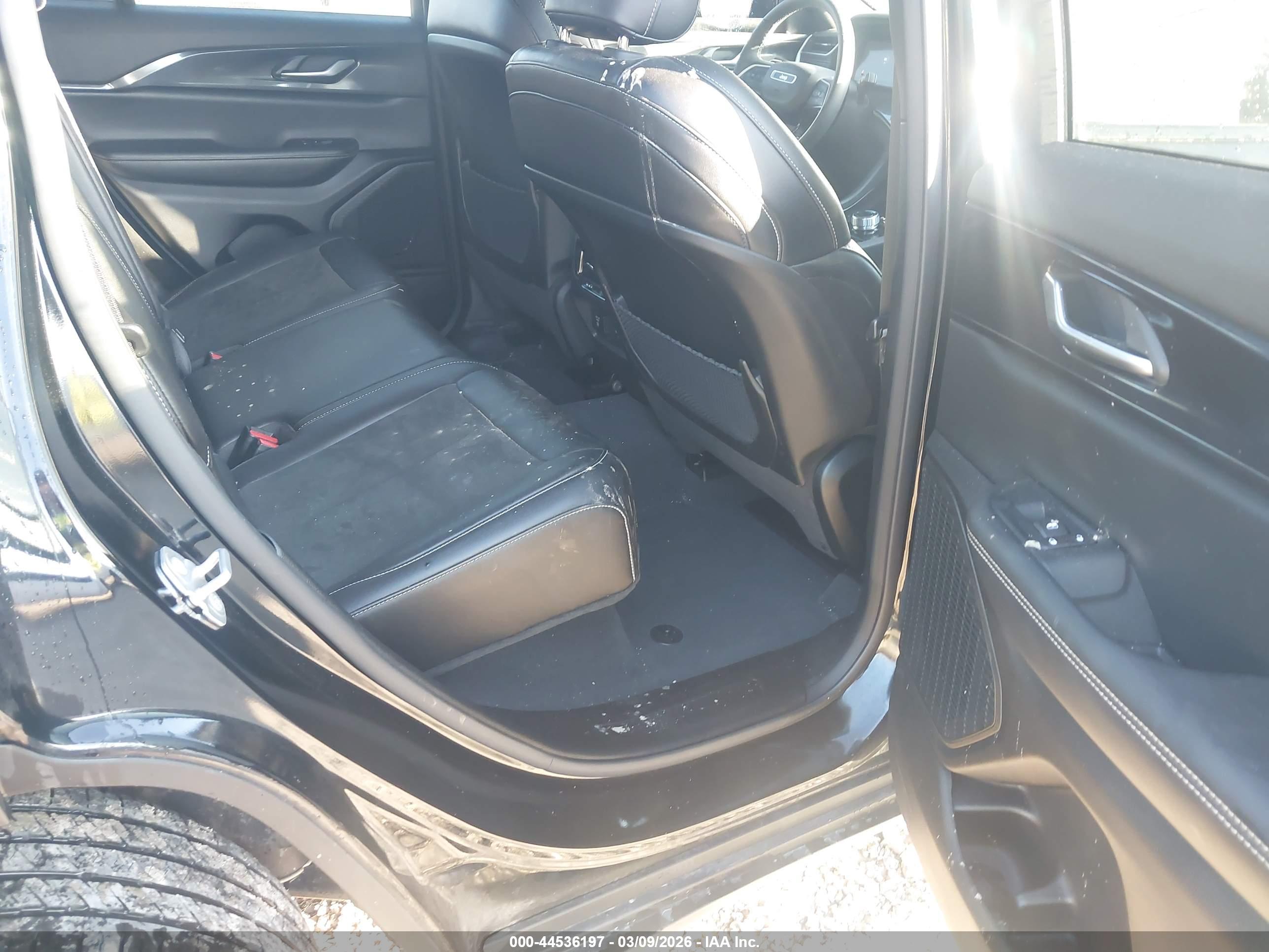 JEEP GRAND image 8