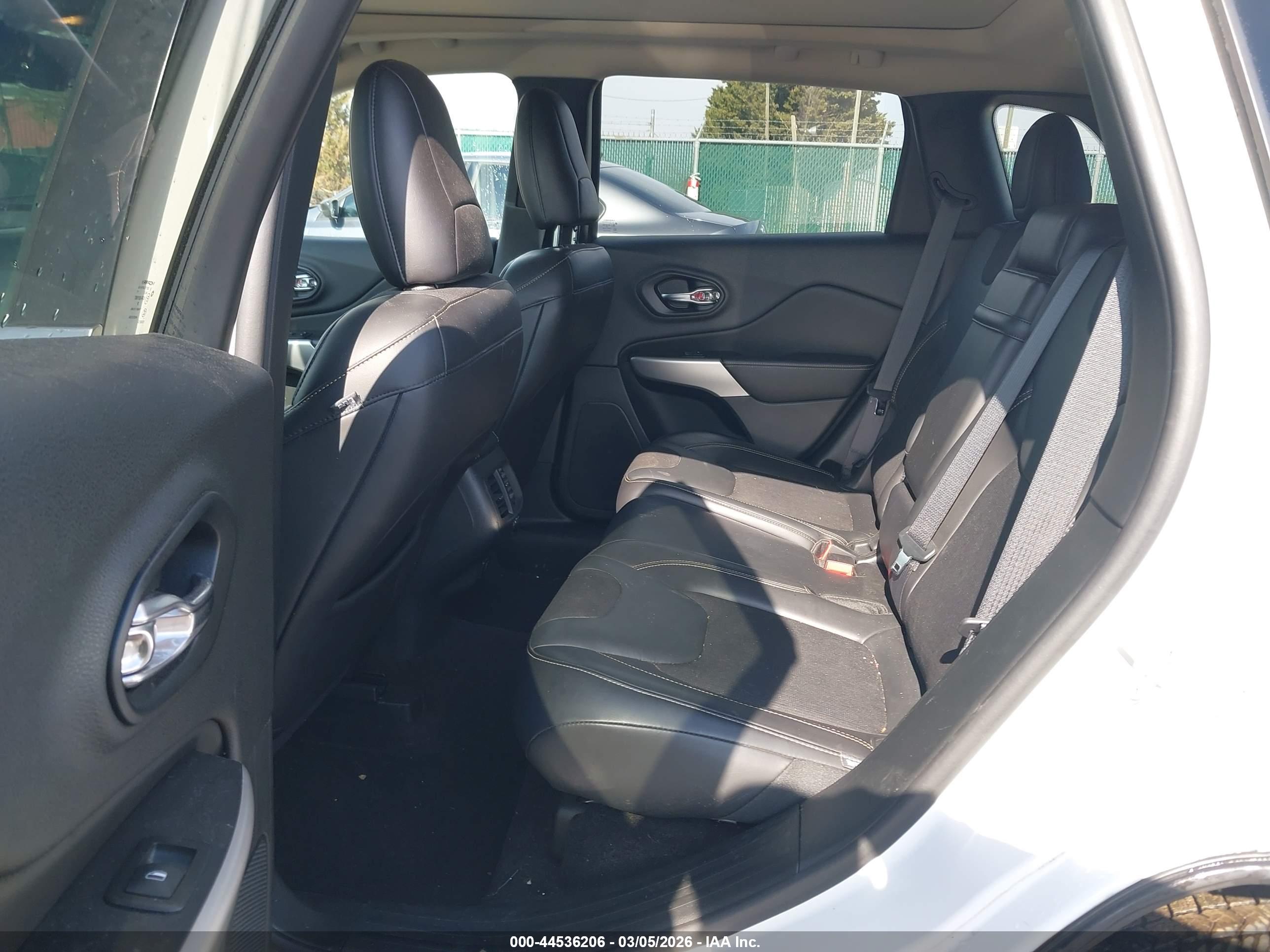 JEEP CHEROKEE image 8