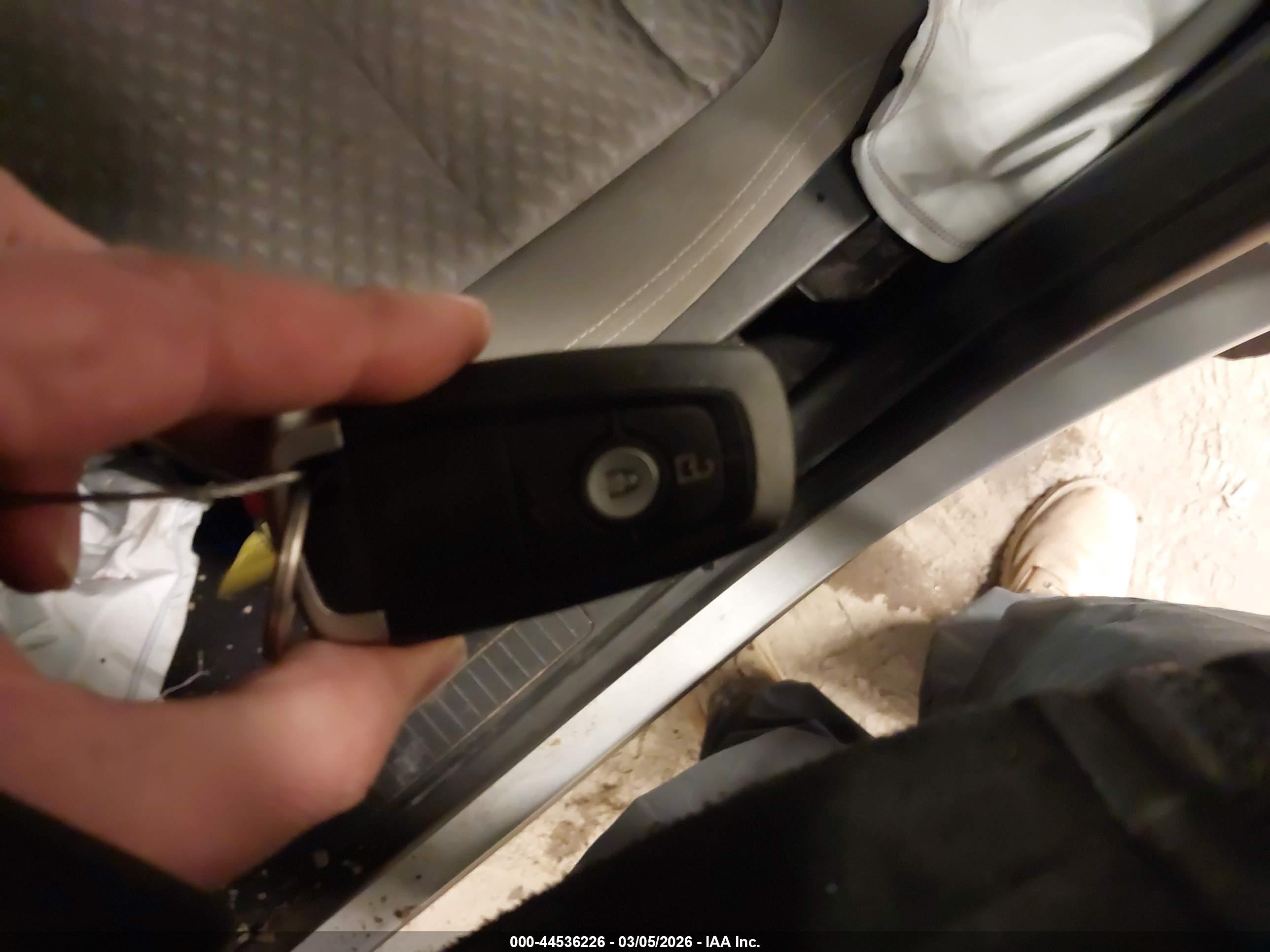 FORD ESCAPE image 11