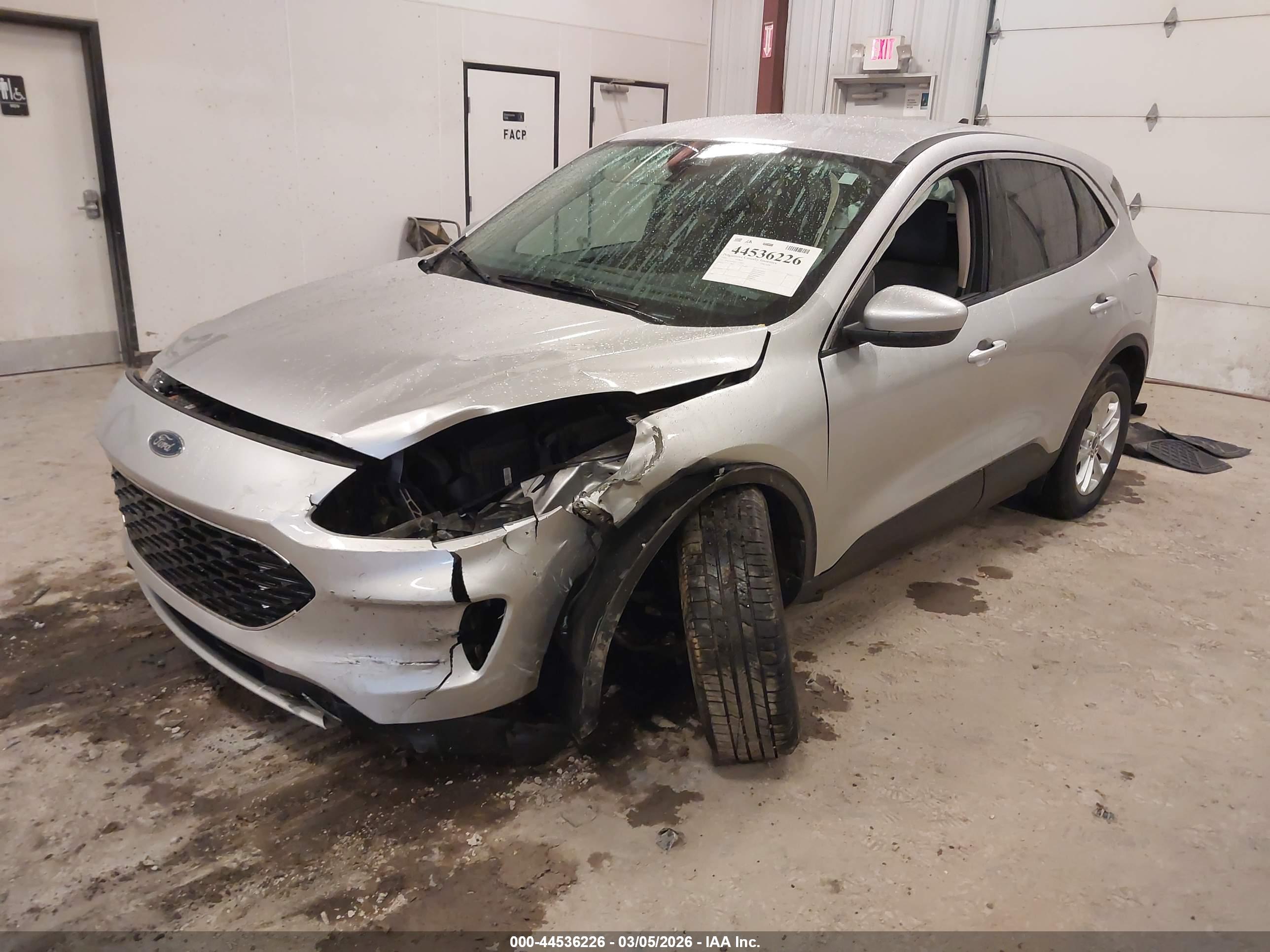 FORD ESCAPE image 2