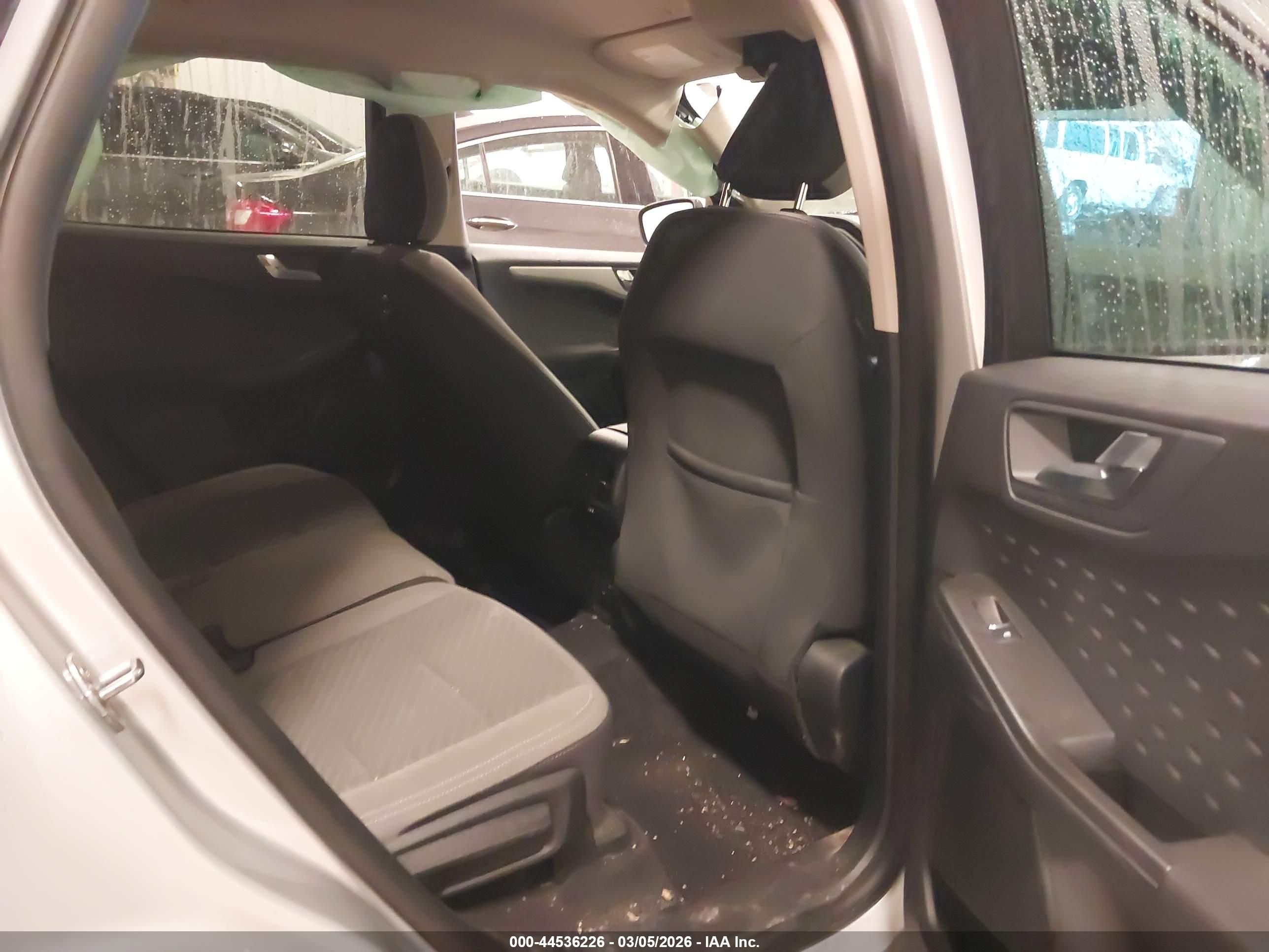FORD ESCAPE image 8