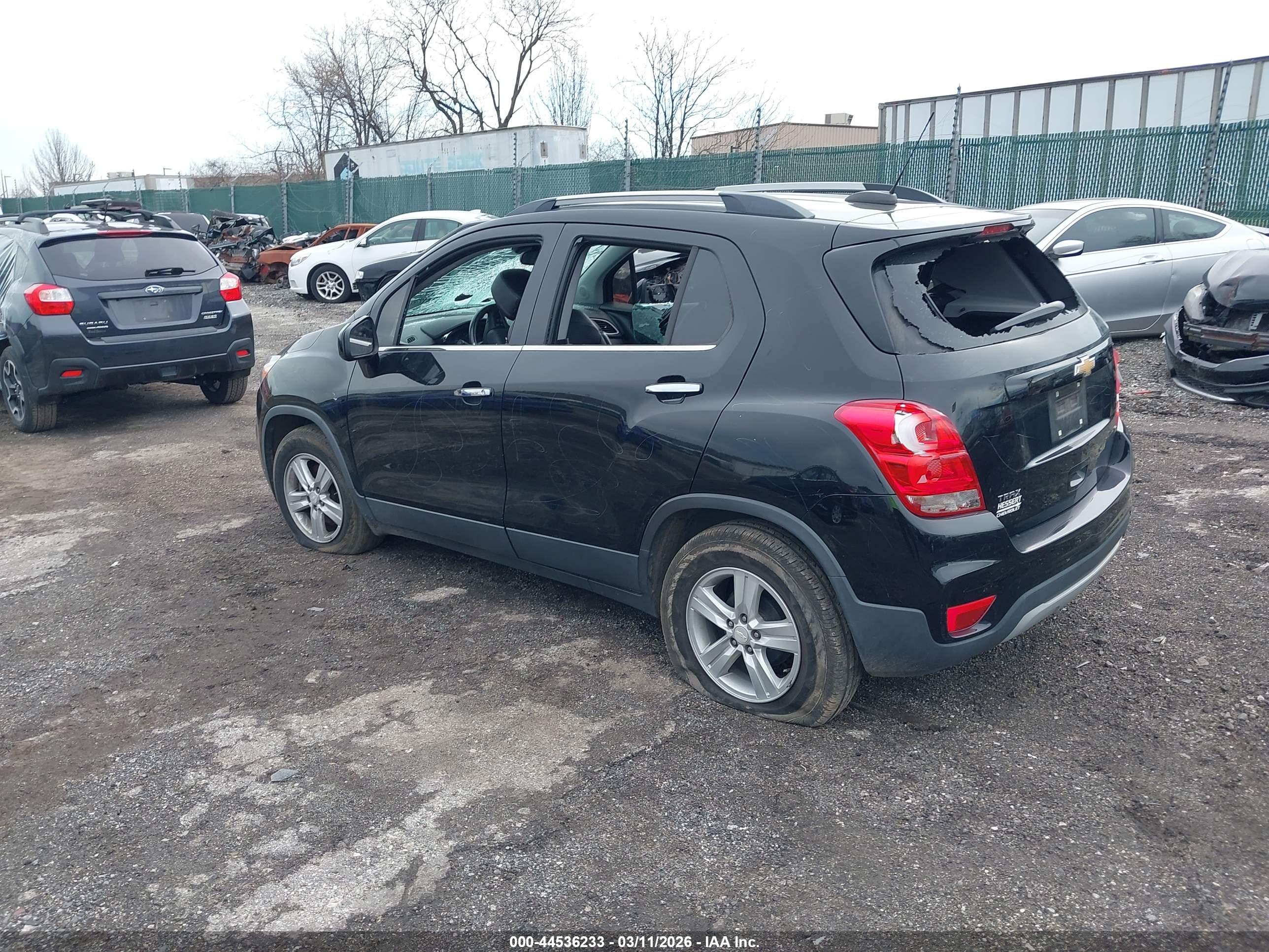 CHEVROLET TRAX image 3