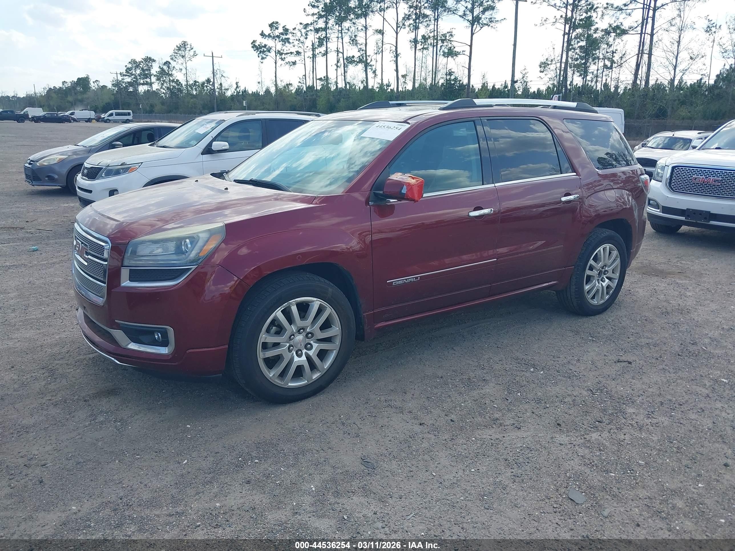 GMC ACADIA image 2