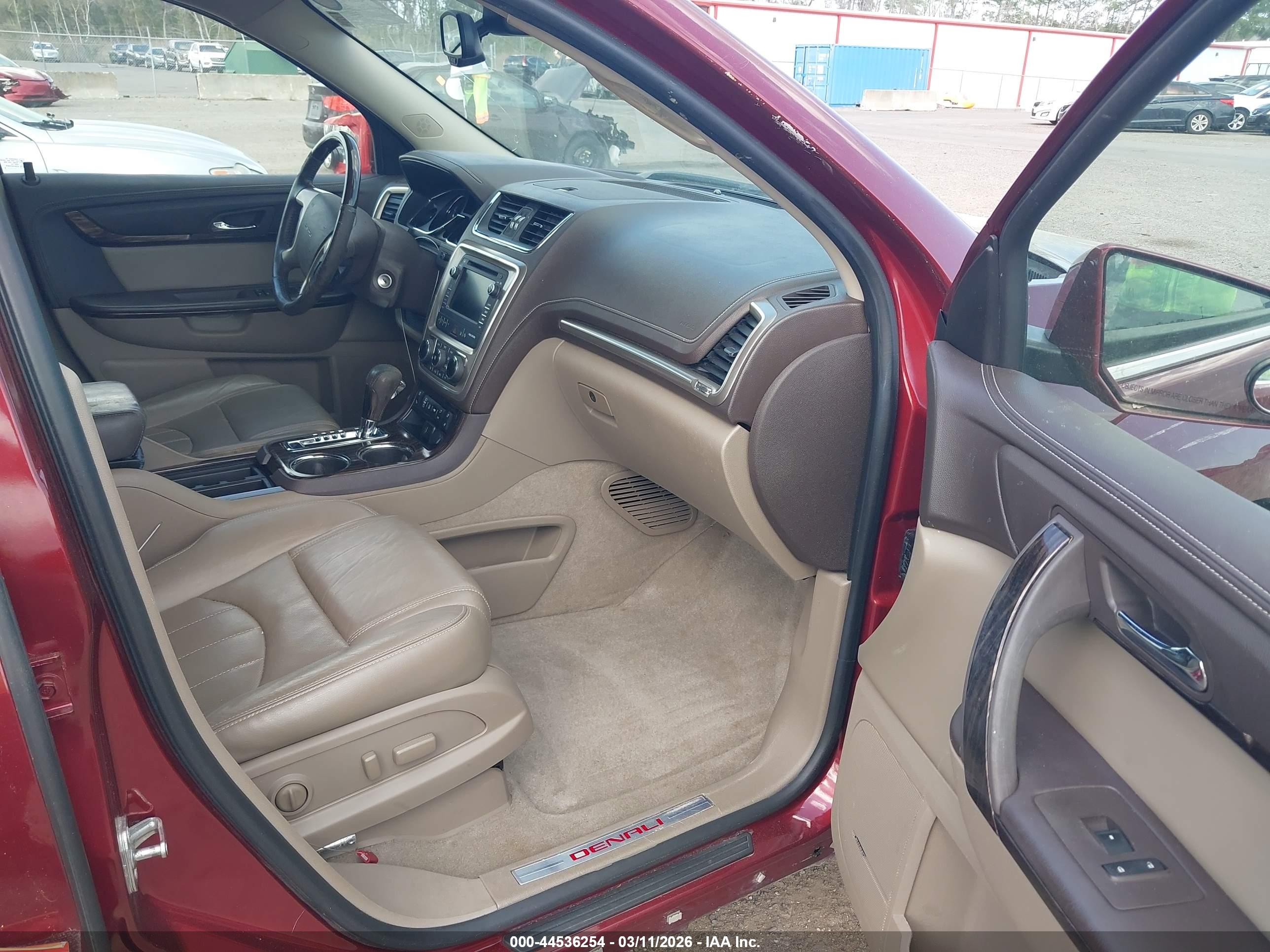 GMC ACADIA image 5