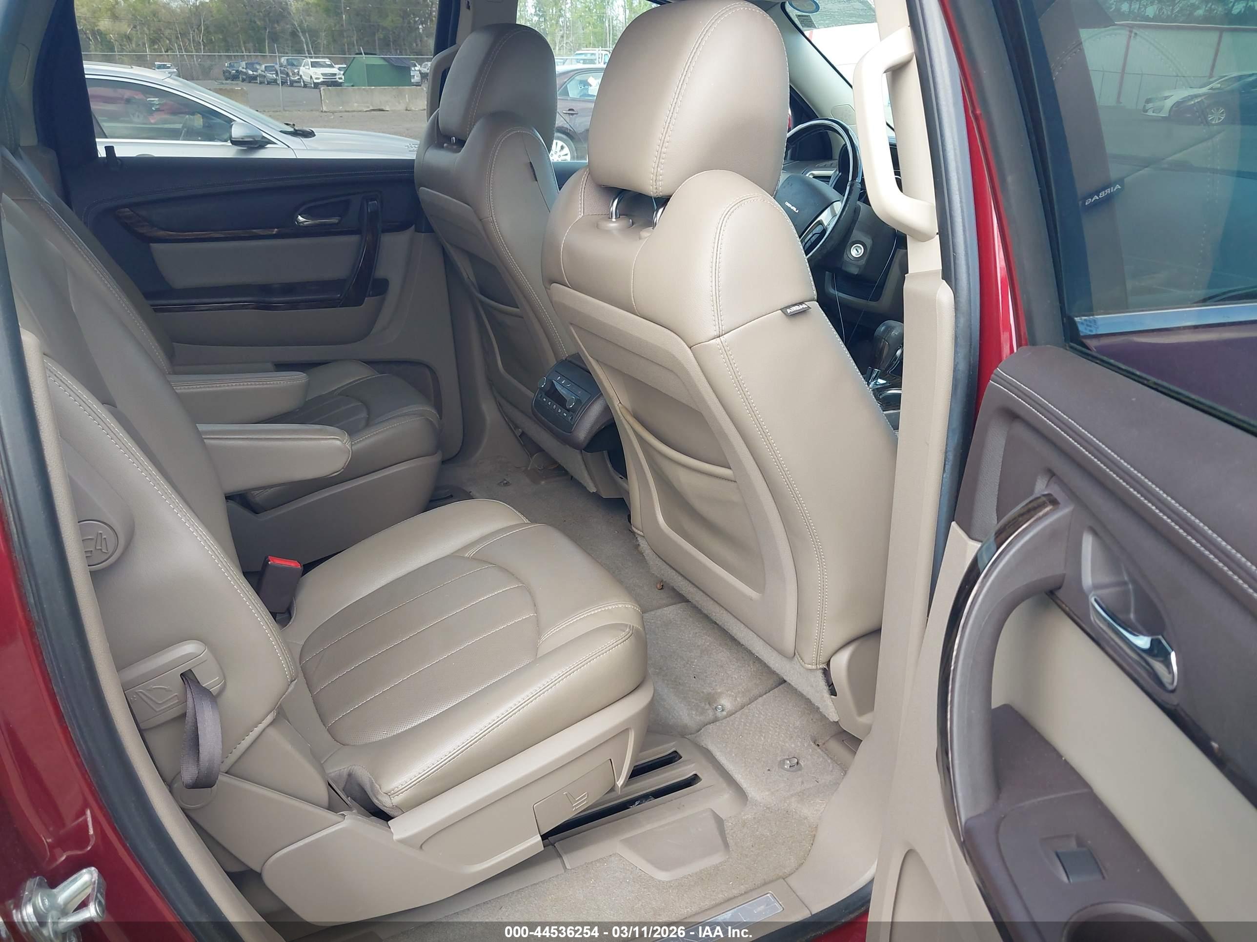 GMC ACADIA image 8