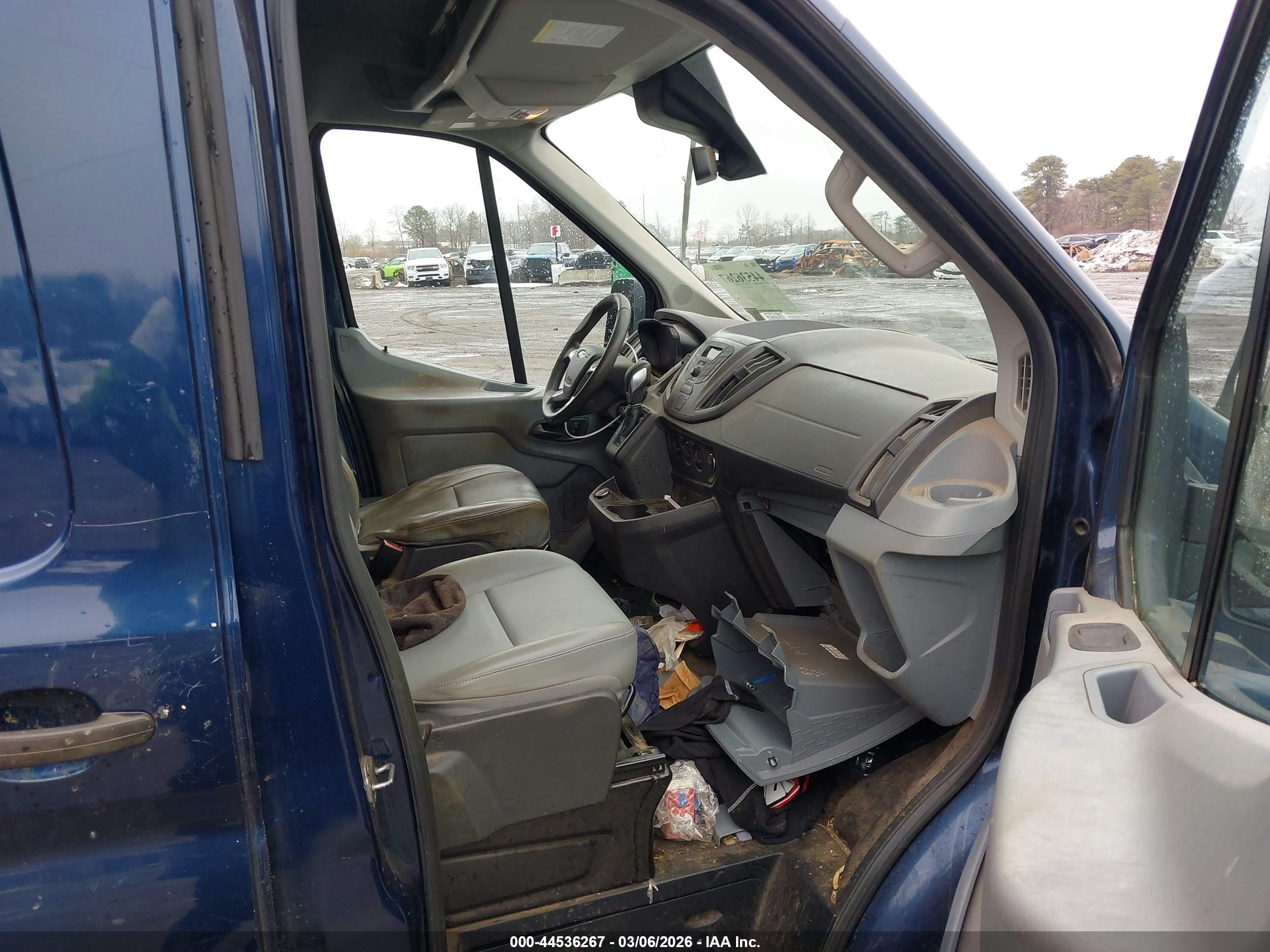 FORD TRANSIT-150 image 5