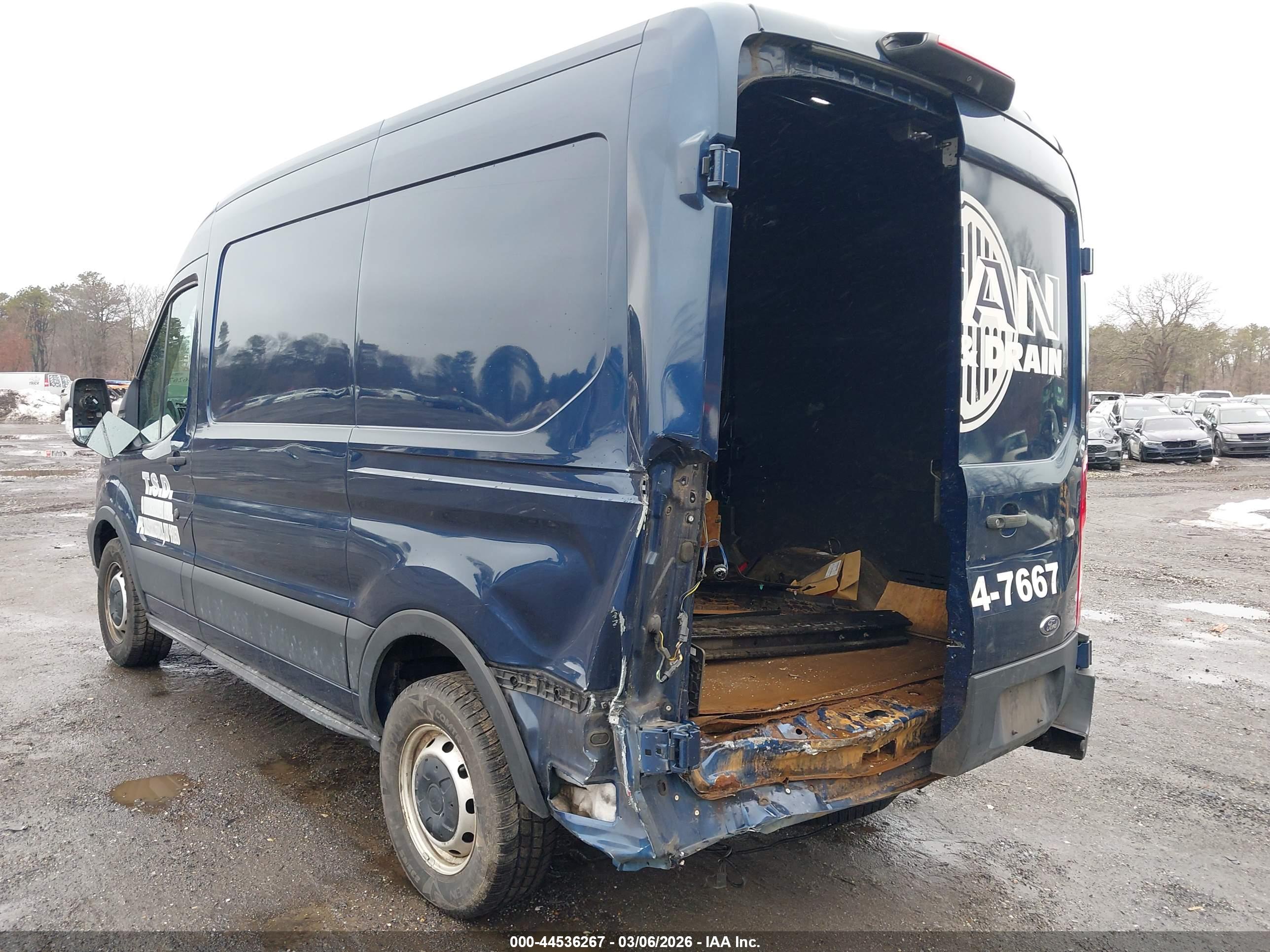 FORD TRANSIT-150 image 6