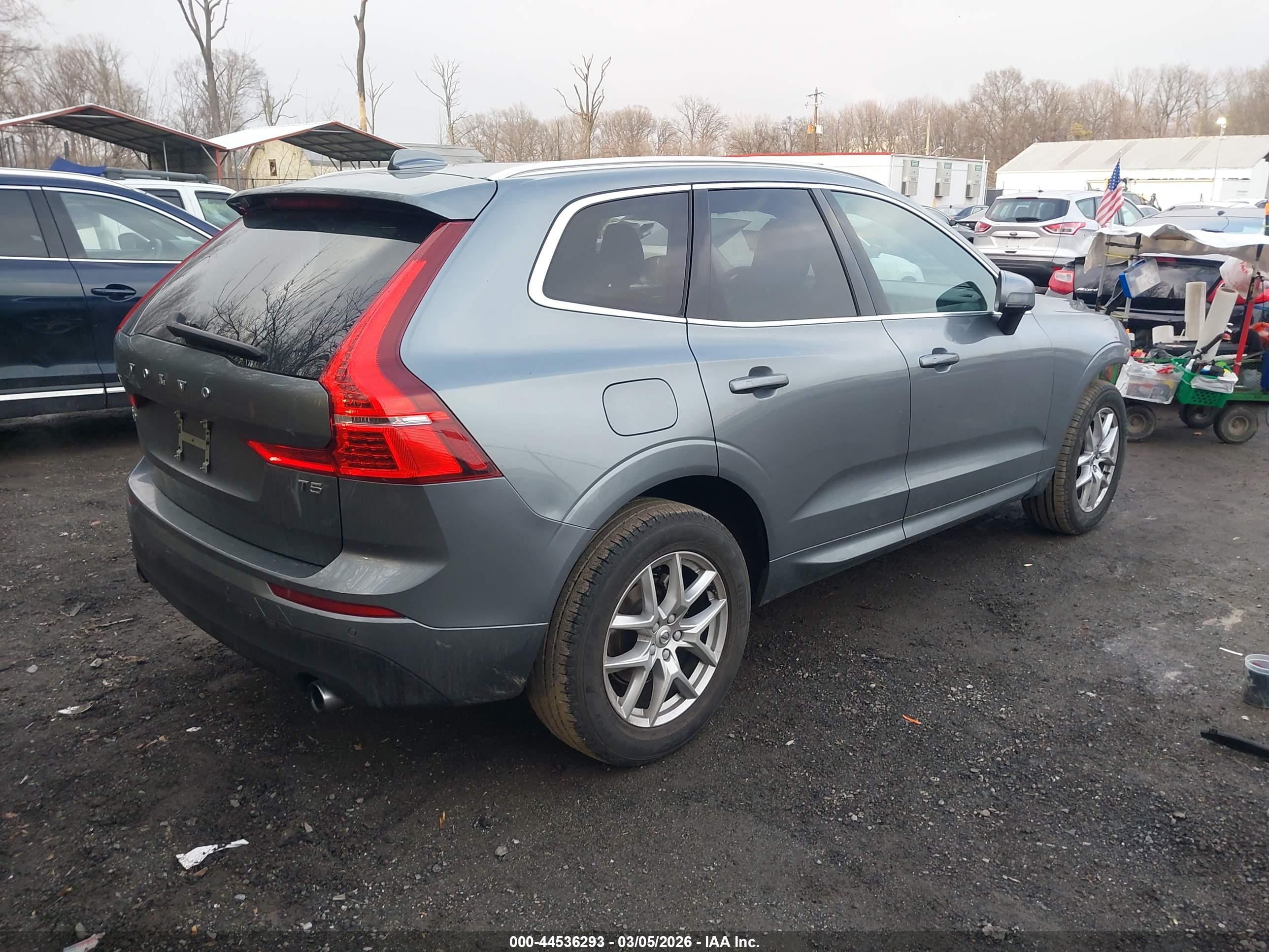 VOLVO XC60 image 4