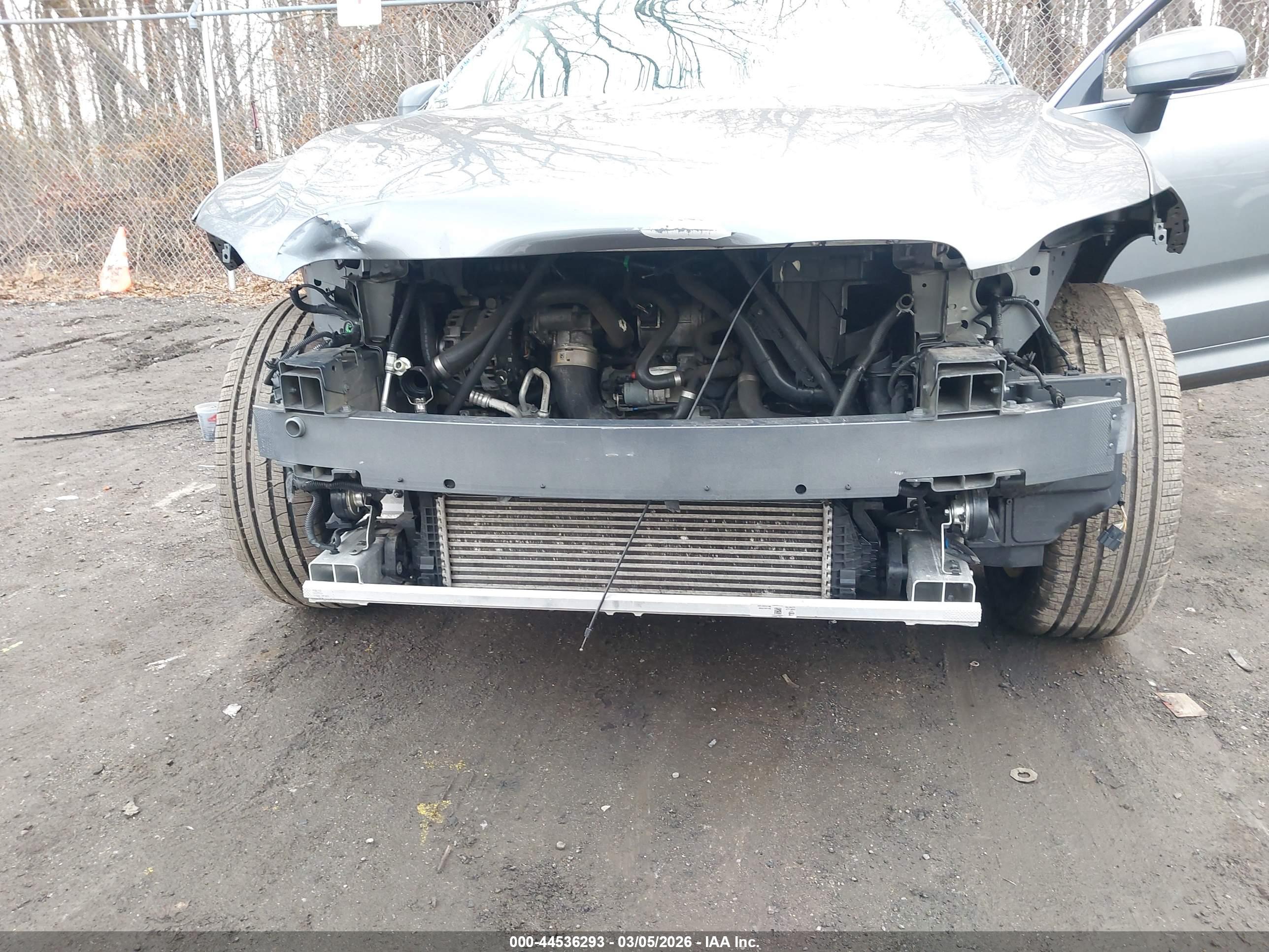 VOLVO XC60 image 6