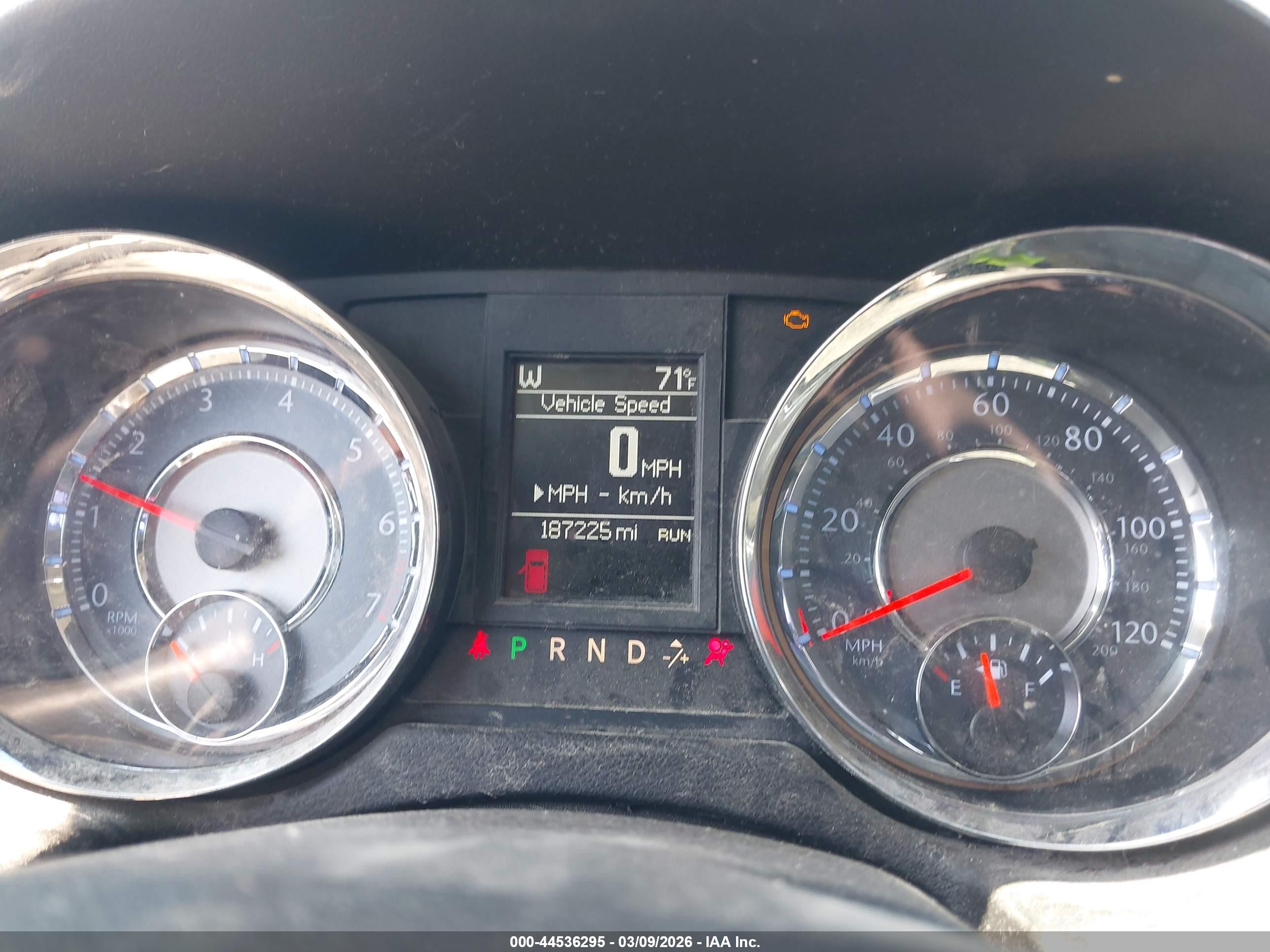 CHRYSLER TOWN image 7