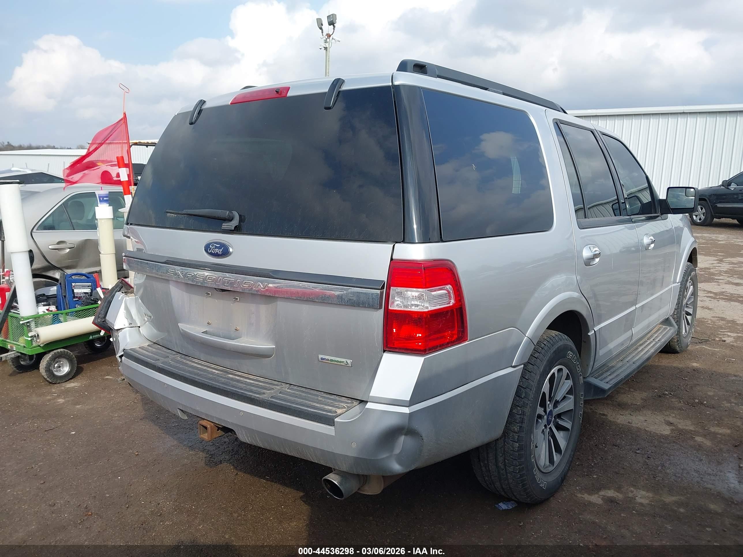 FORD EXPEDITION image 4