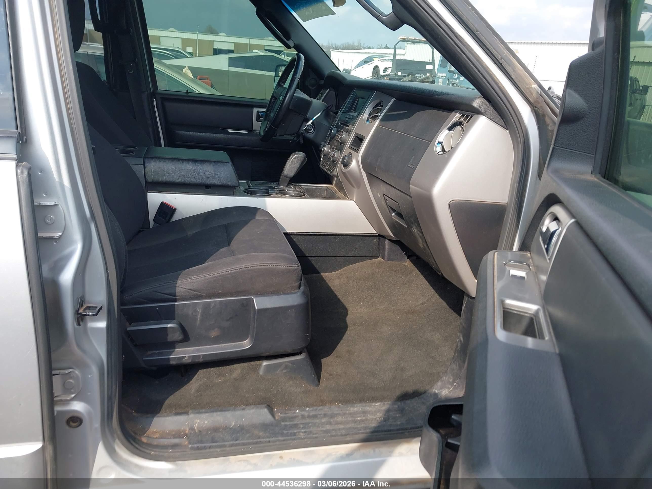 FORD EXPEDITION image 5