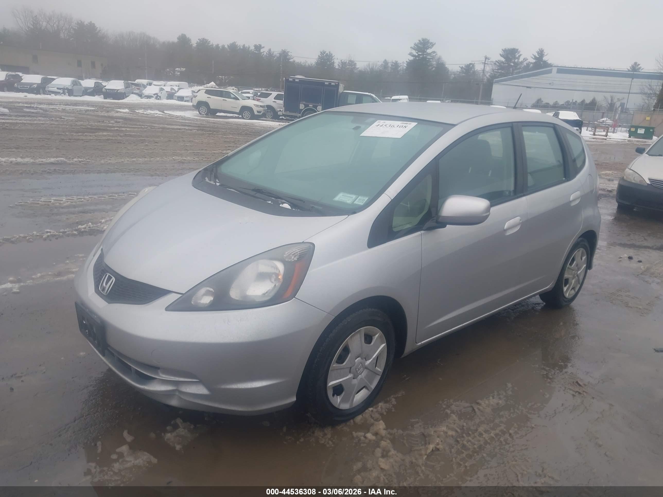 HONDA FIT image 2
