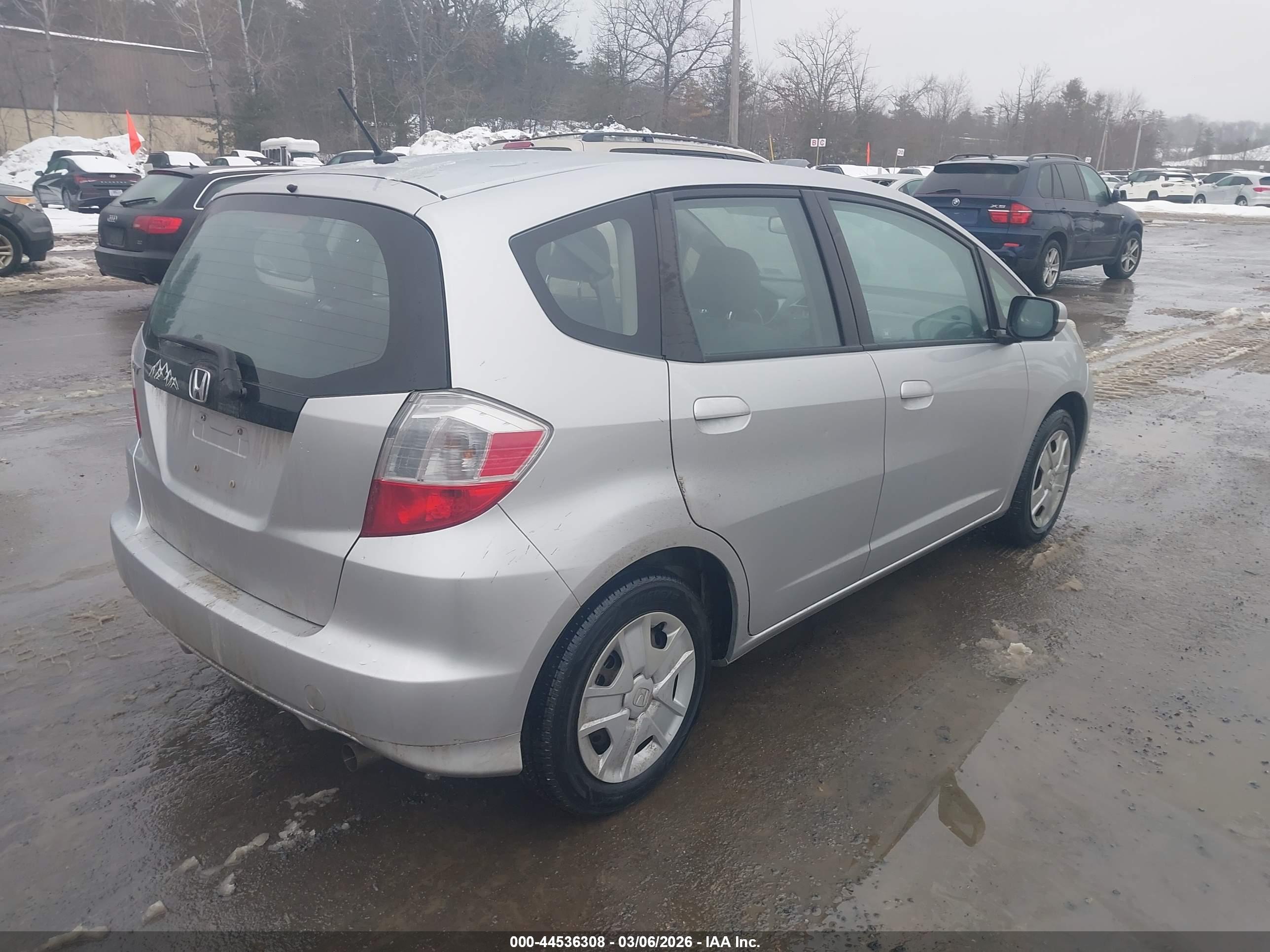 HONDA FIT image 4