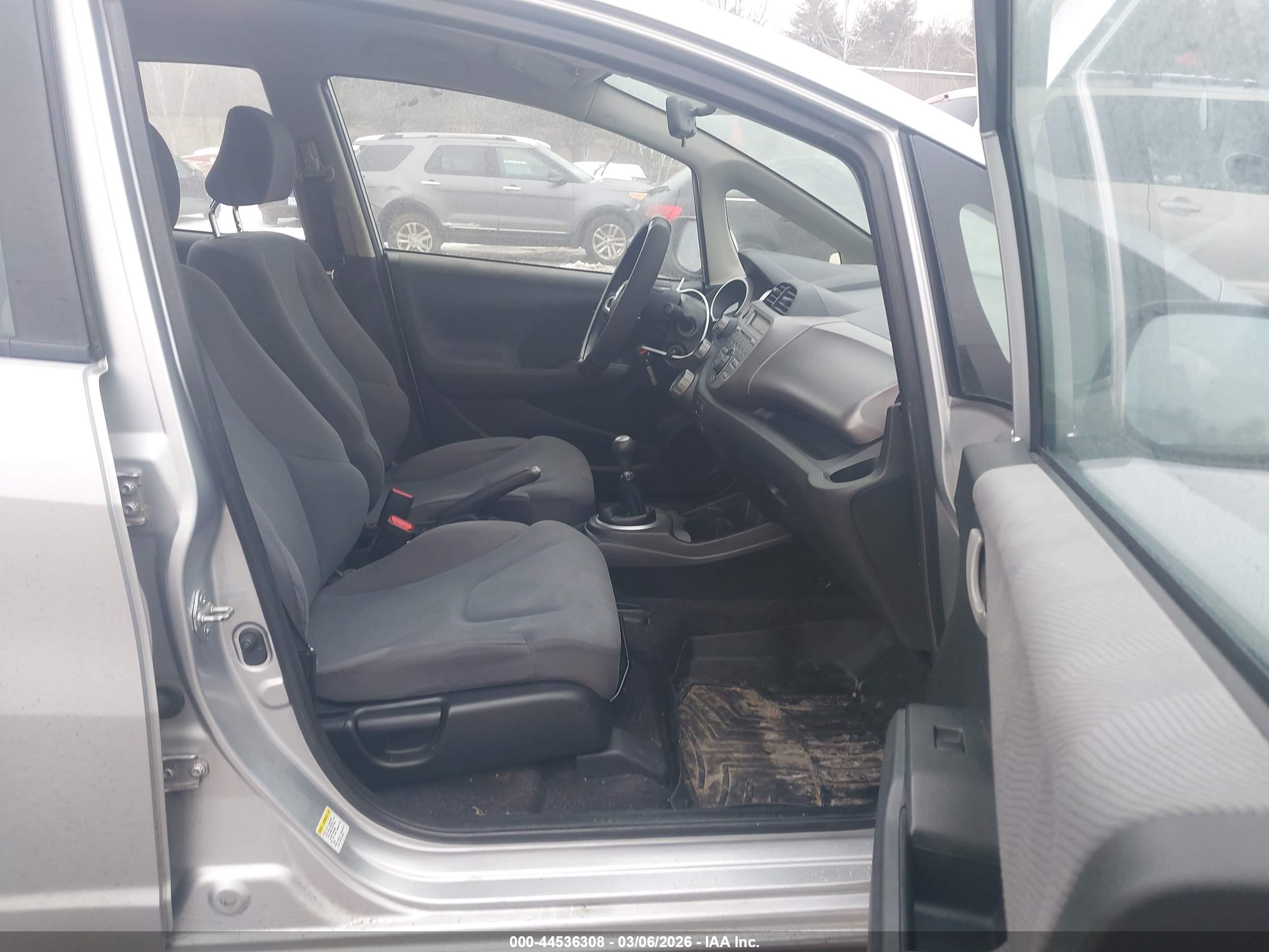 HONDA FIT image 5