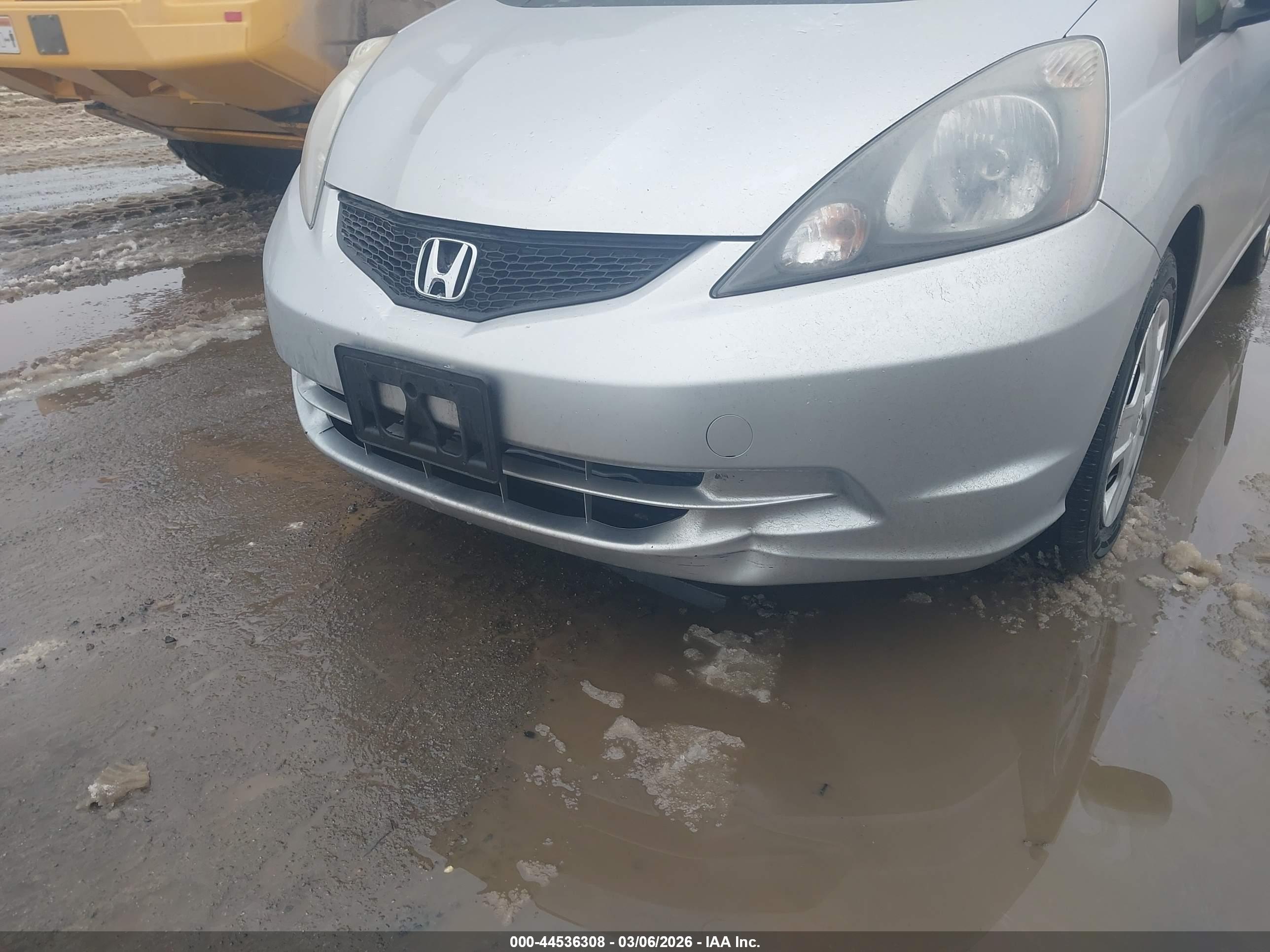 HONDA FIT image 6