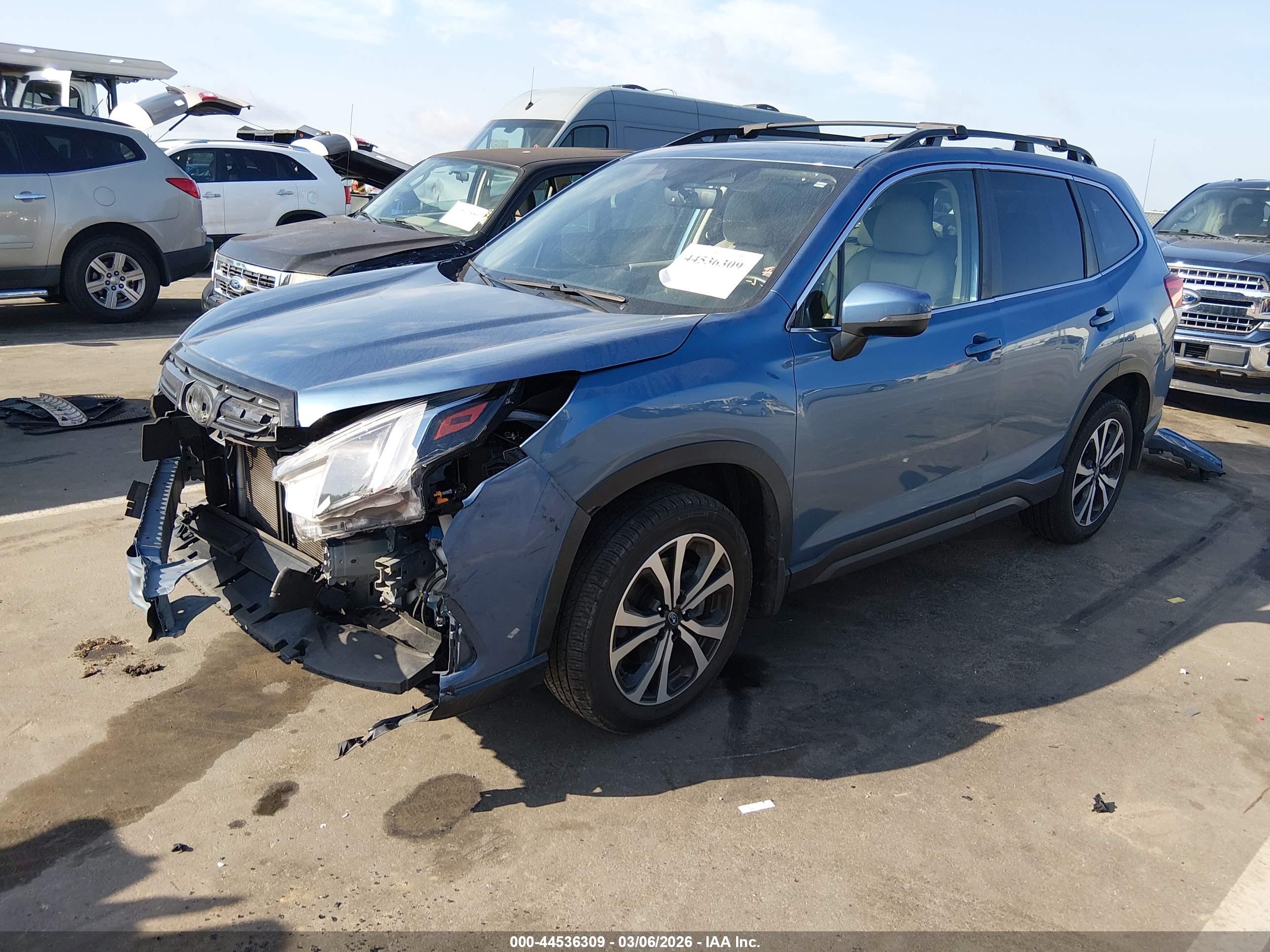 SUBARU FORESTER image 2