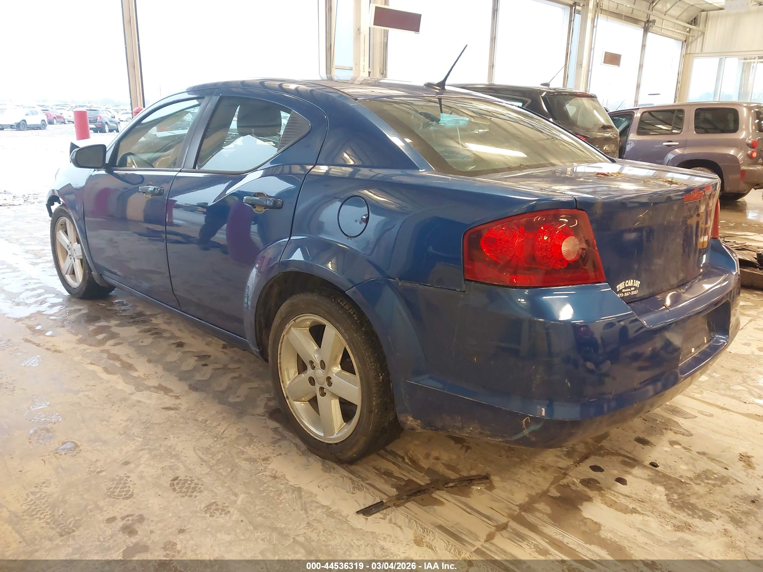 DODGE AVENGER image 3