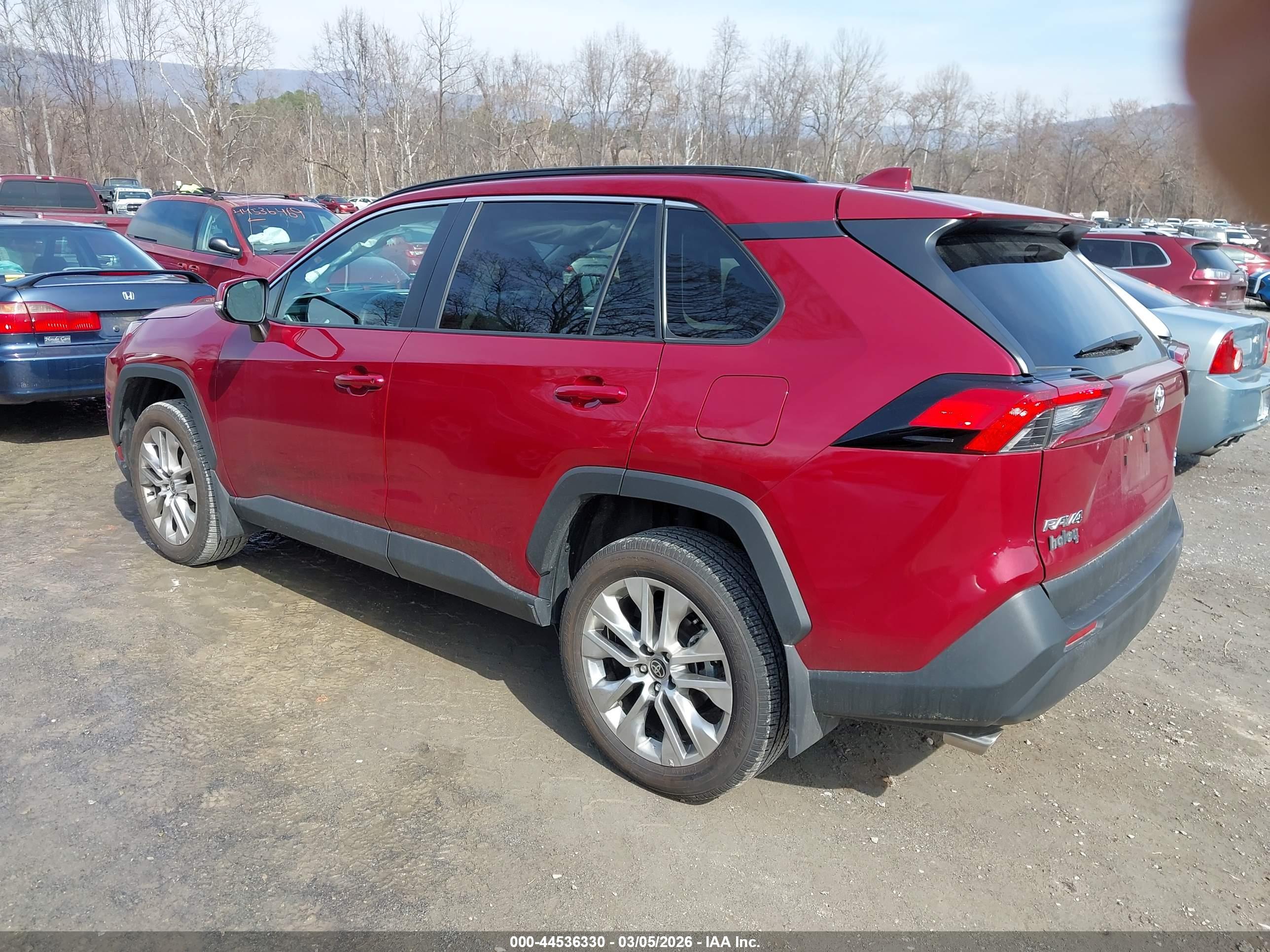 TOYOTA RAV4 image 3