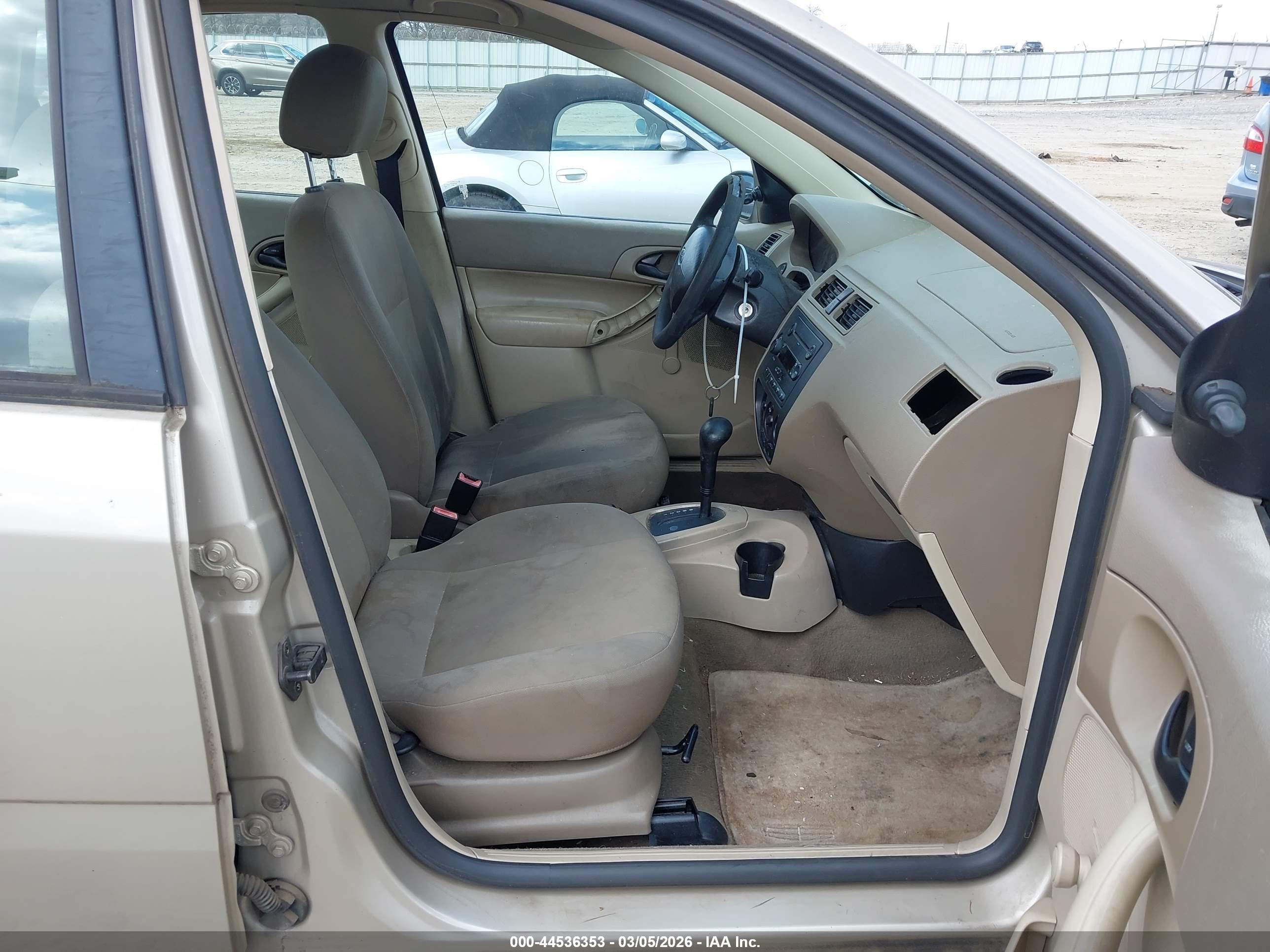 FORD FOCUS image 5