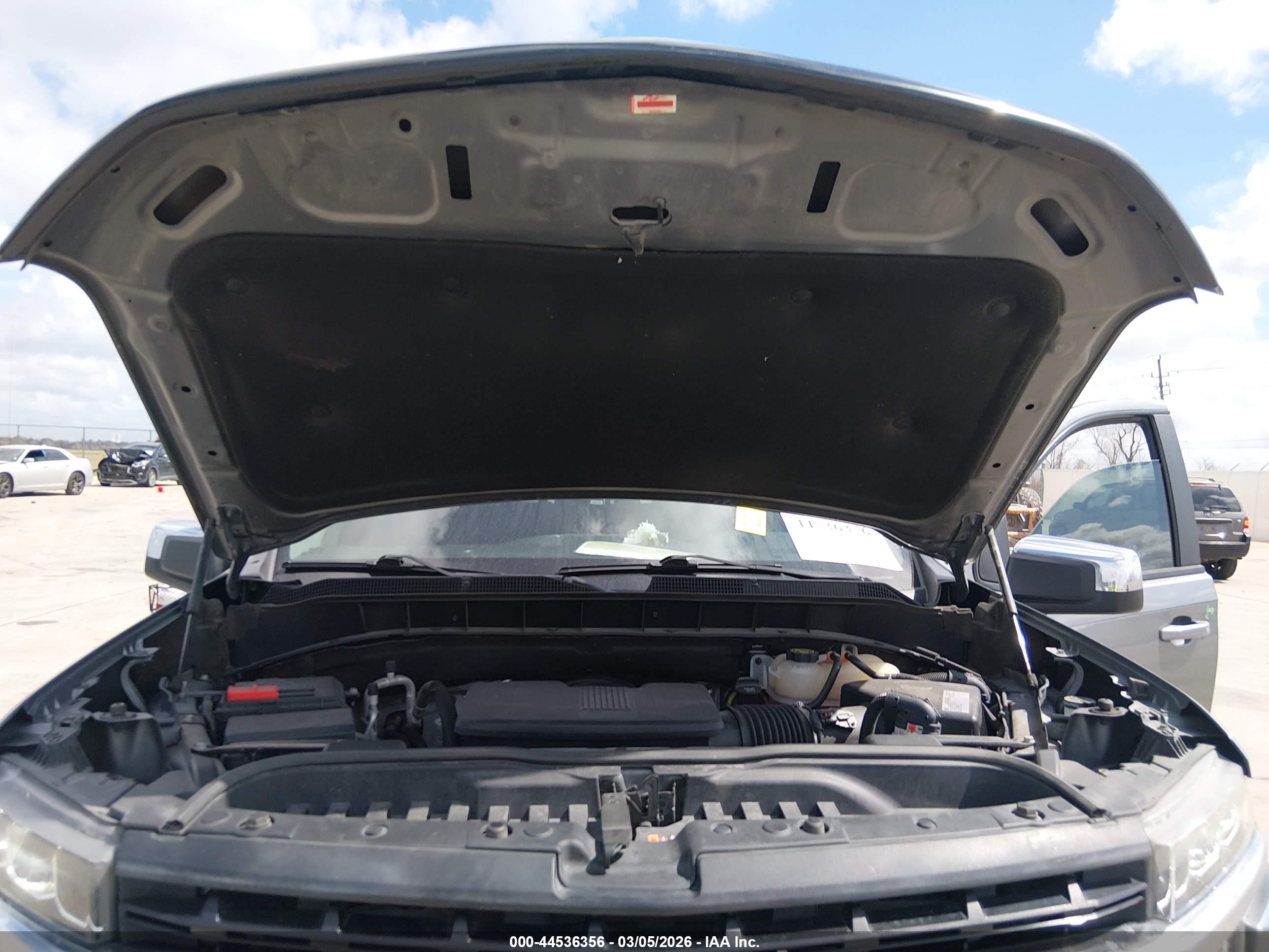 CHEVROLET SILVERADO image 10