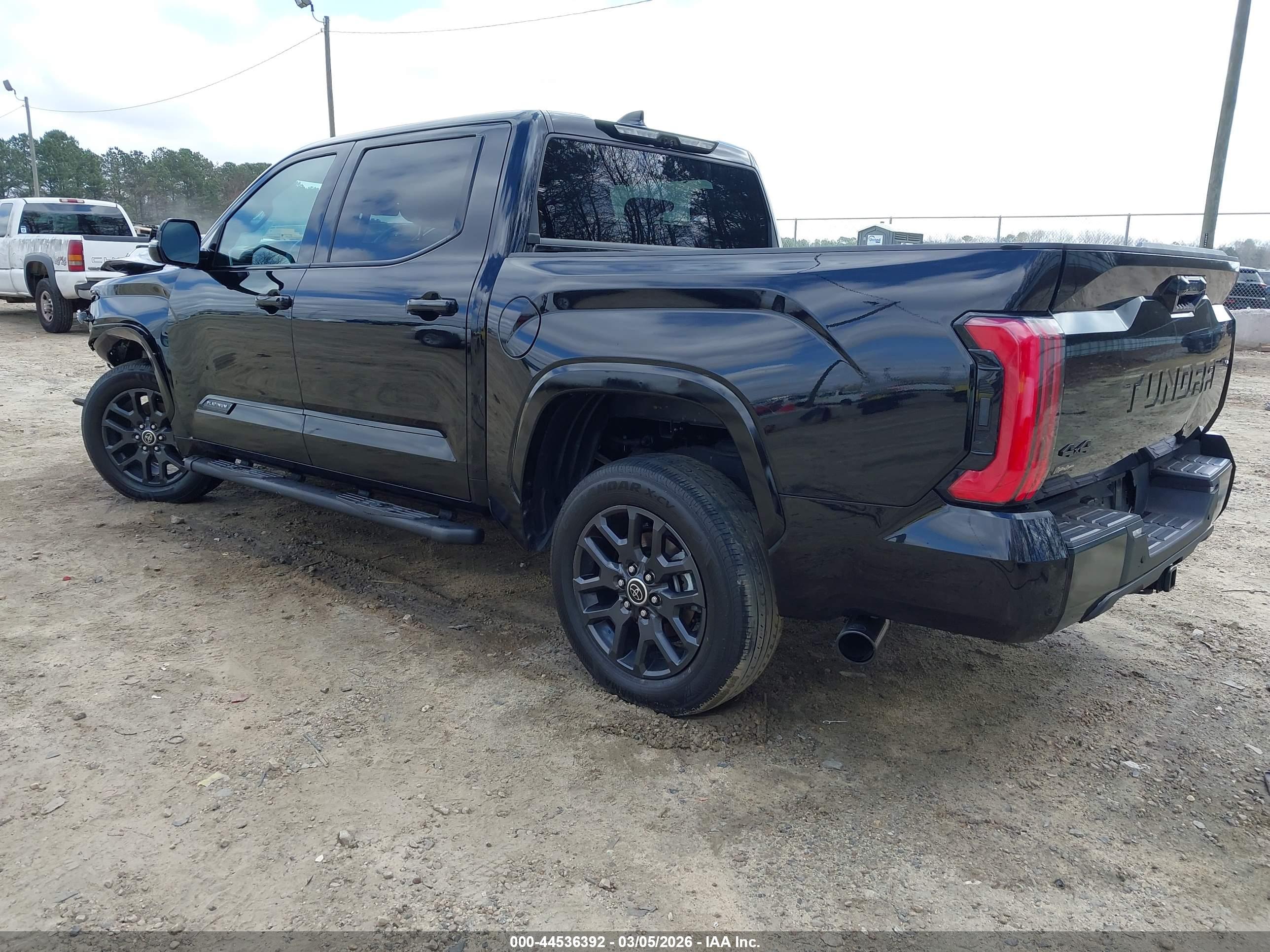 TOYOTA TUNDRA image 3