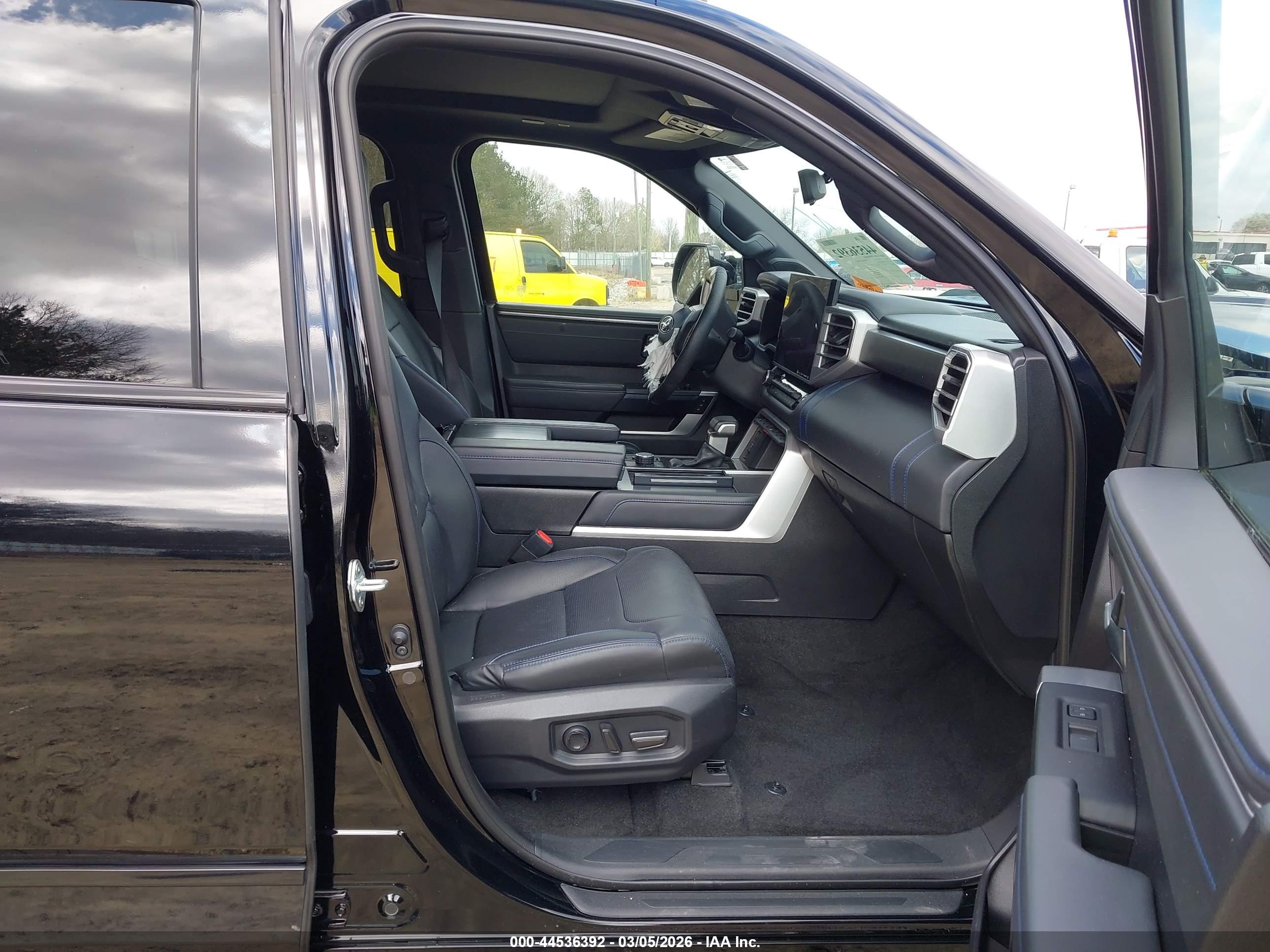 TOYOTA TUNDRA image 5