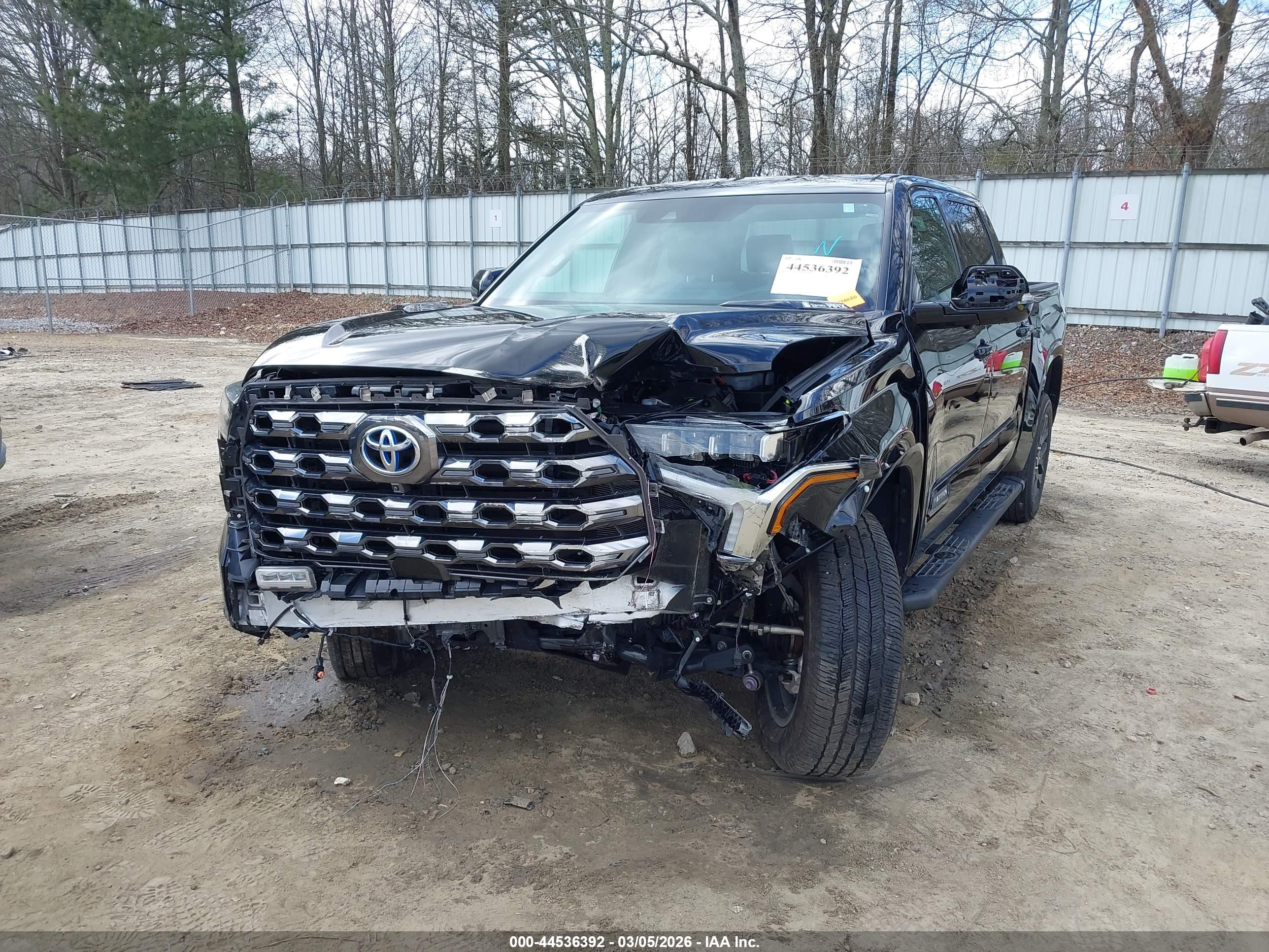 TOYOTA TUNDRA image 6