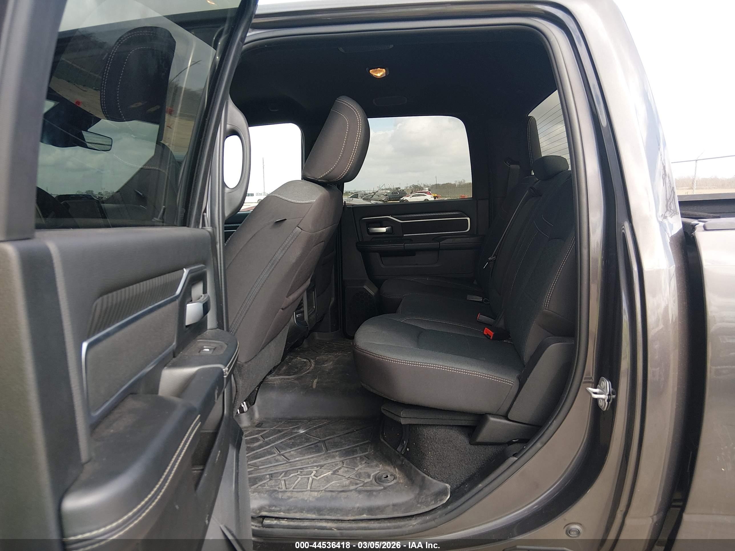 RAM 3500 image 8