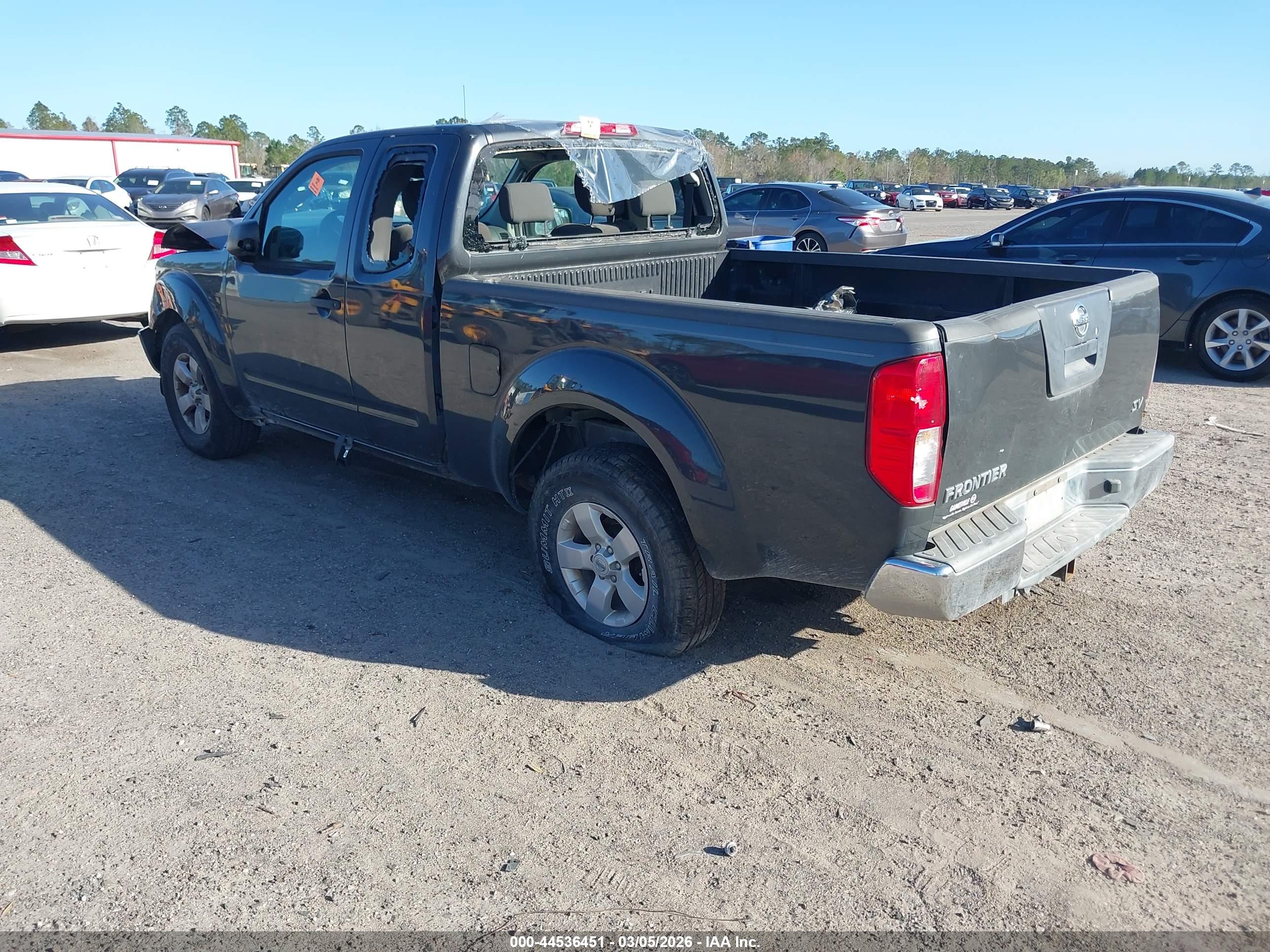 NISSAN FRONTIER image 3
