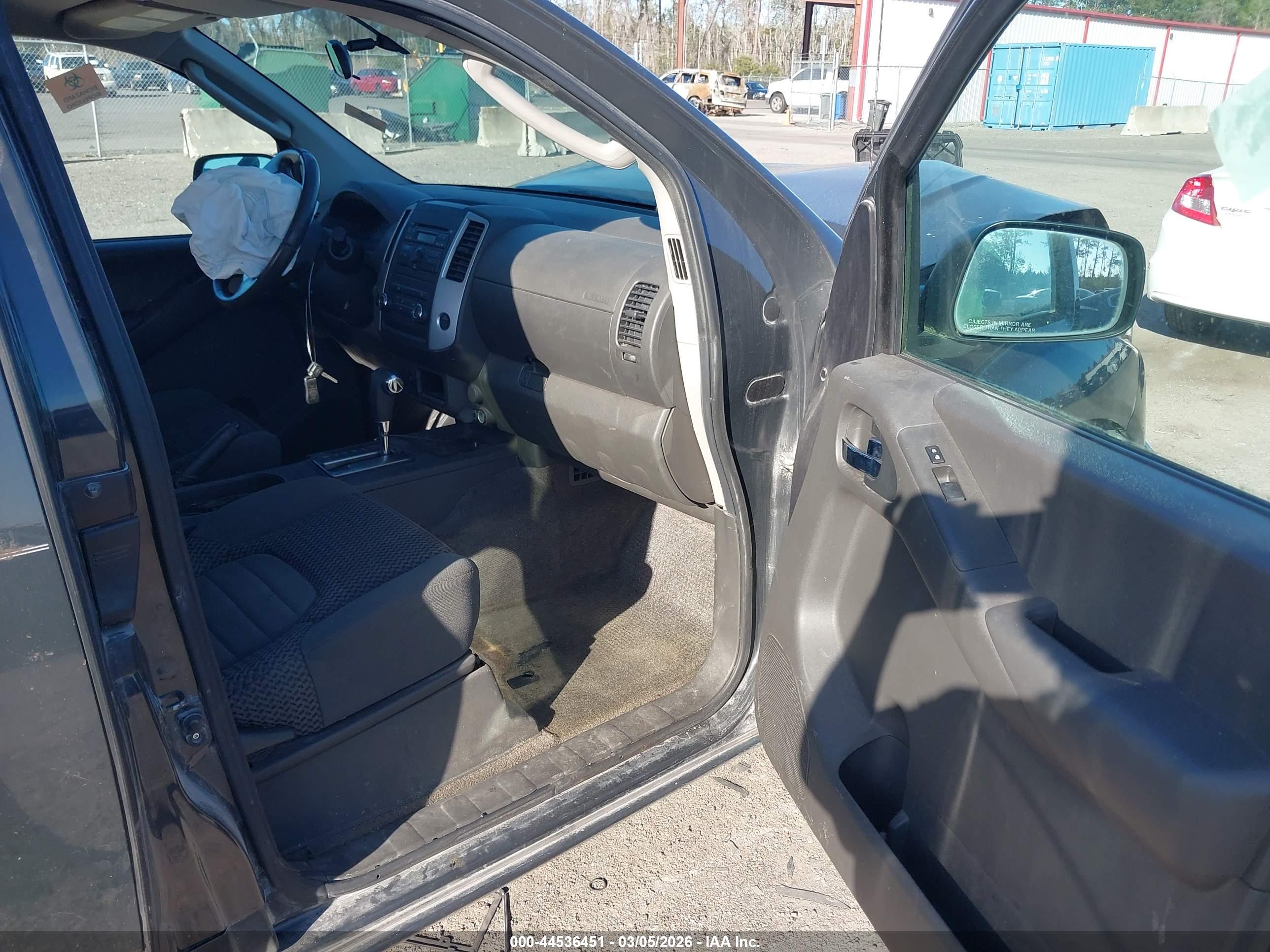 NISSAN FRONTIER image 5