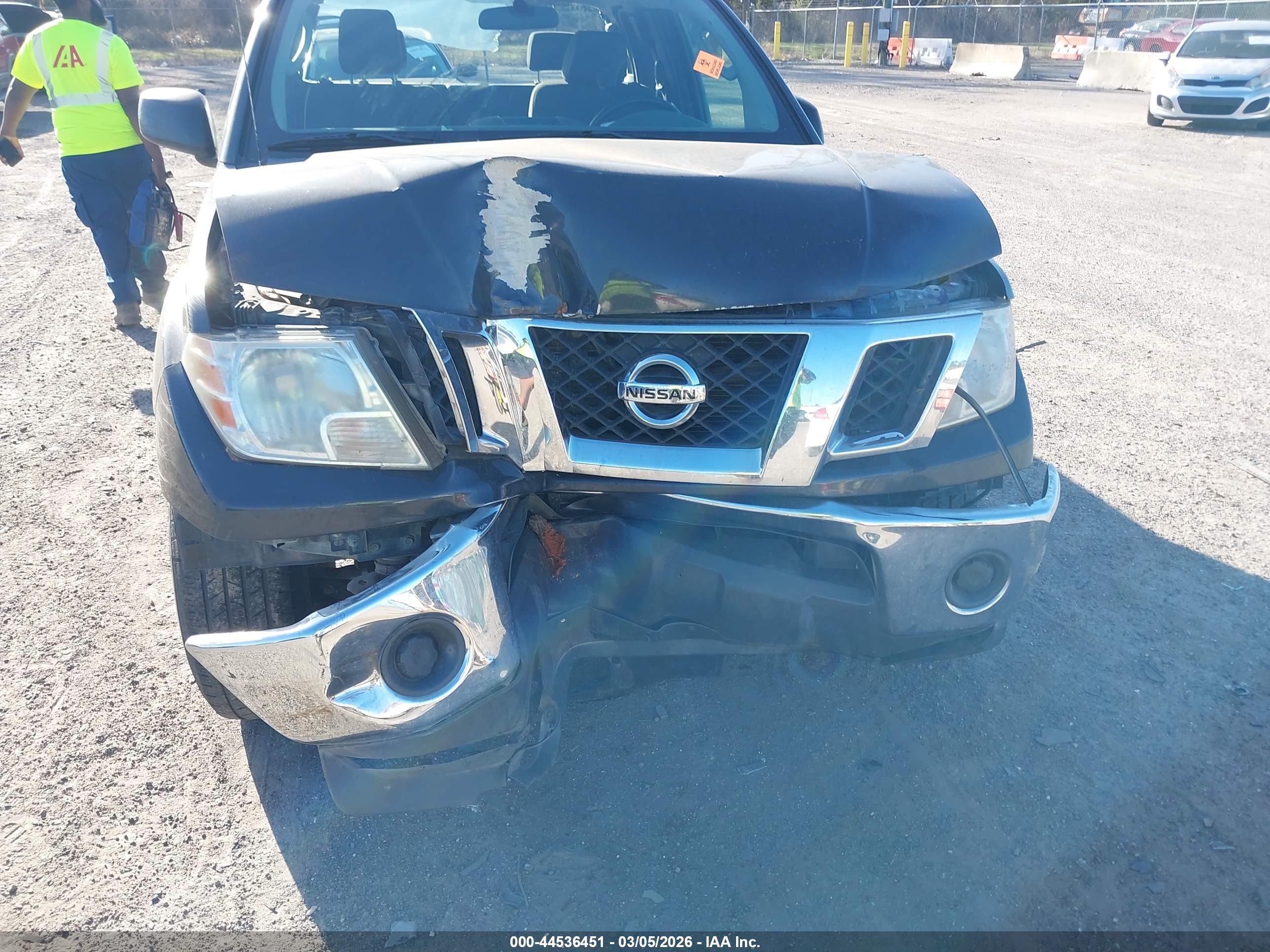 NISSAN FRONTIER image 6