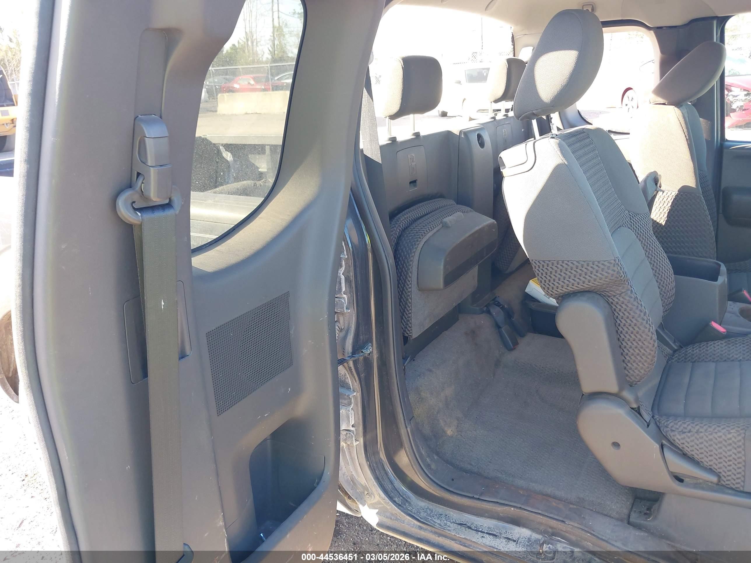 NISSAN FRONTIER image 8