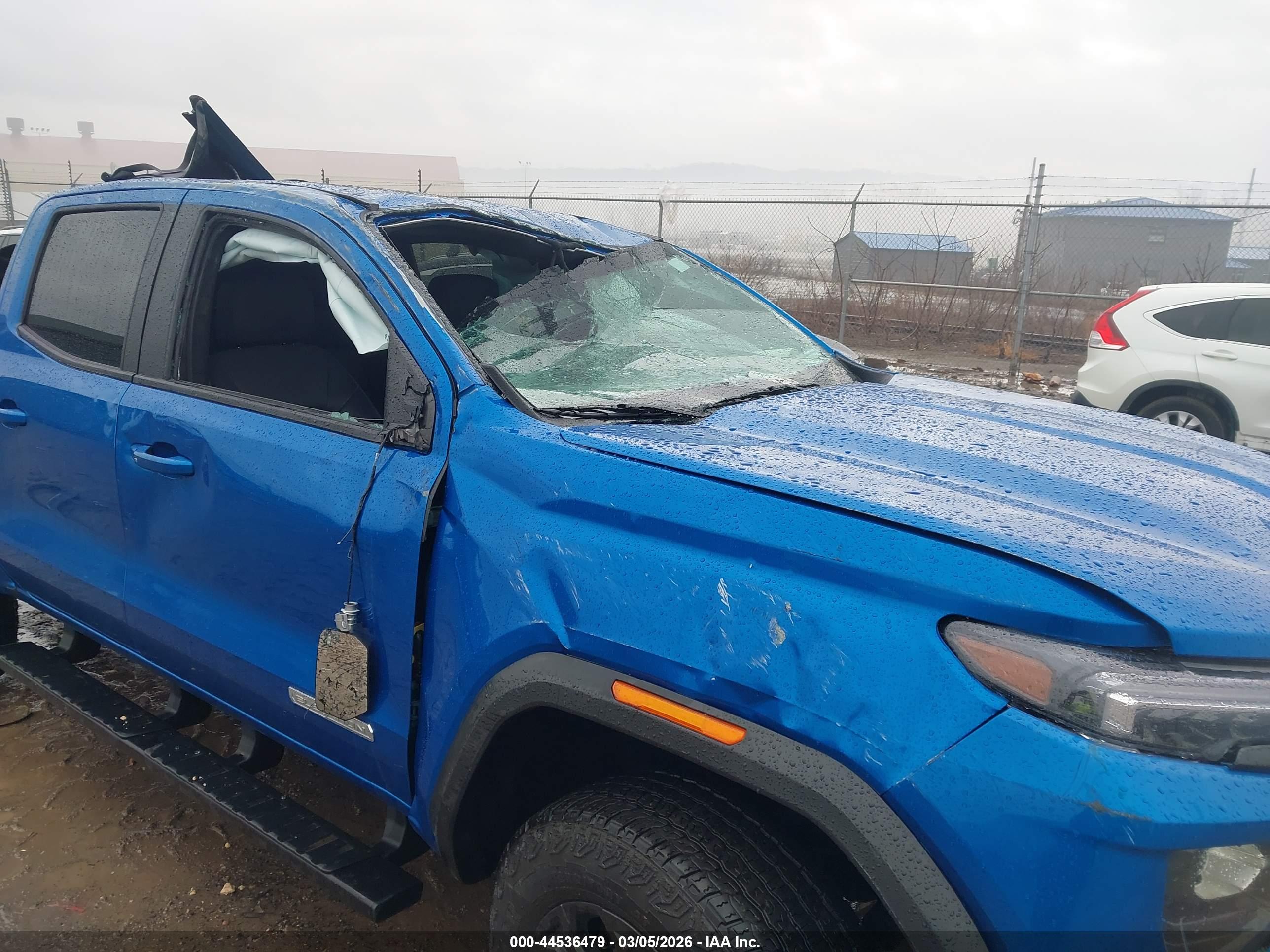 GMC CANYON image 6