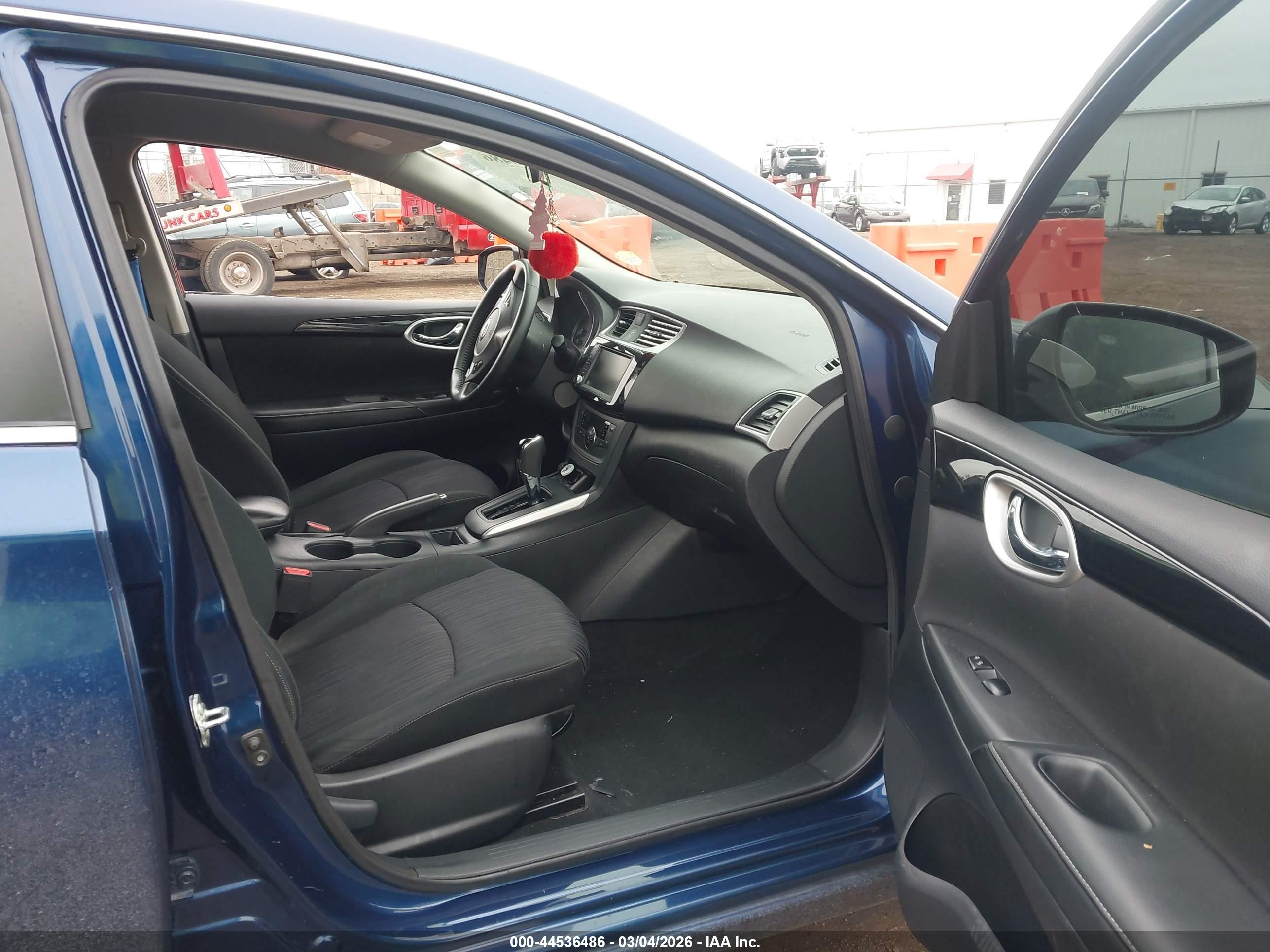 NISSAN SENTRA image 5