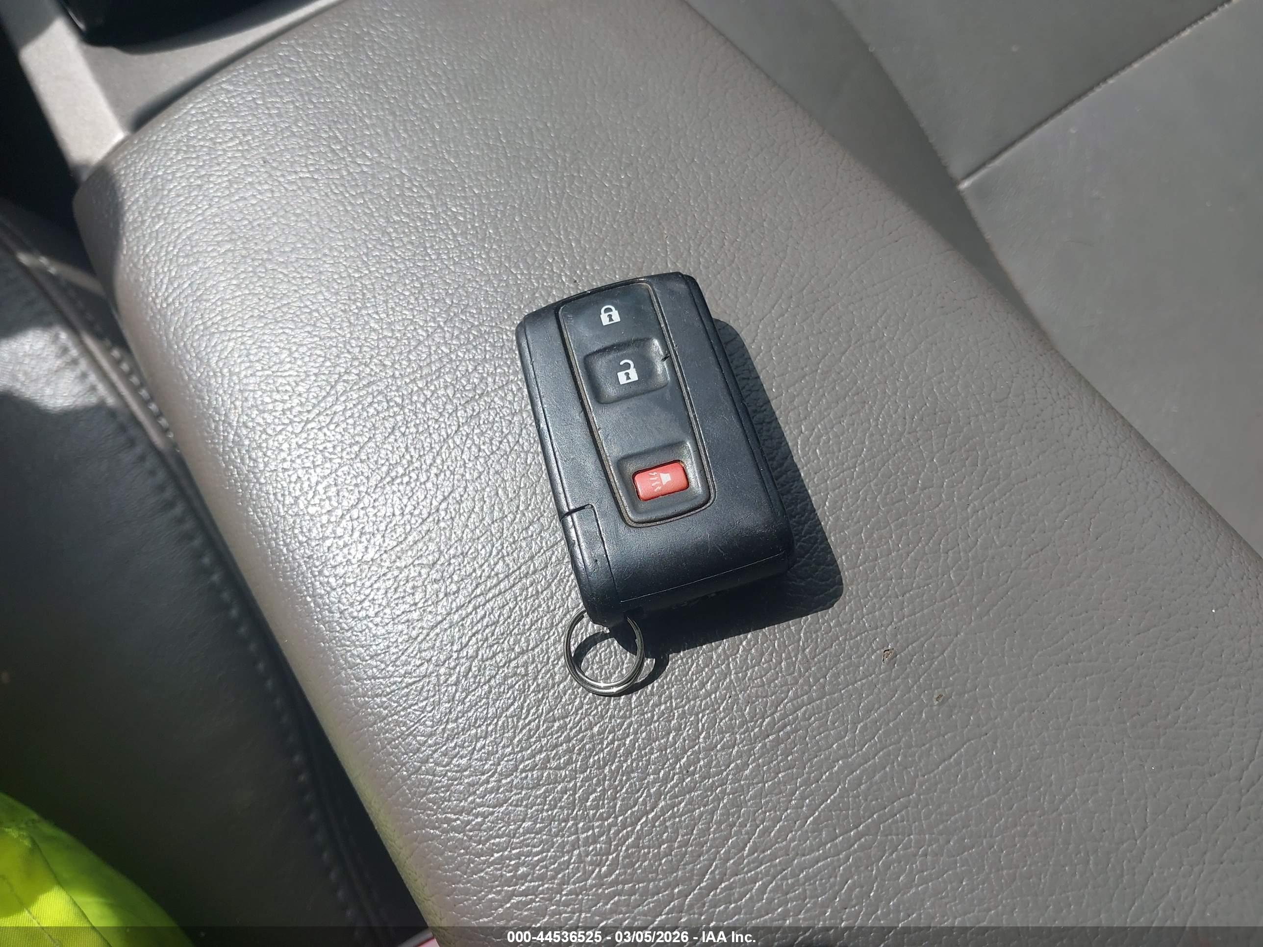 TOYOTA PRIUS image 11