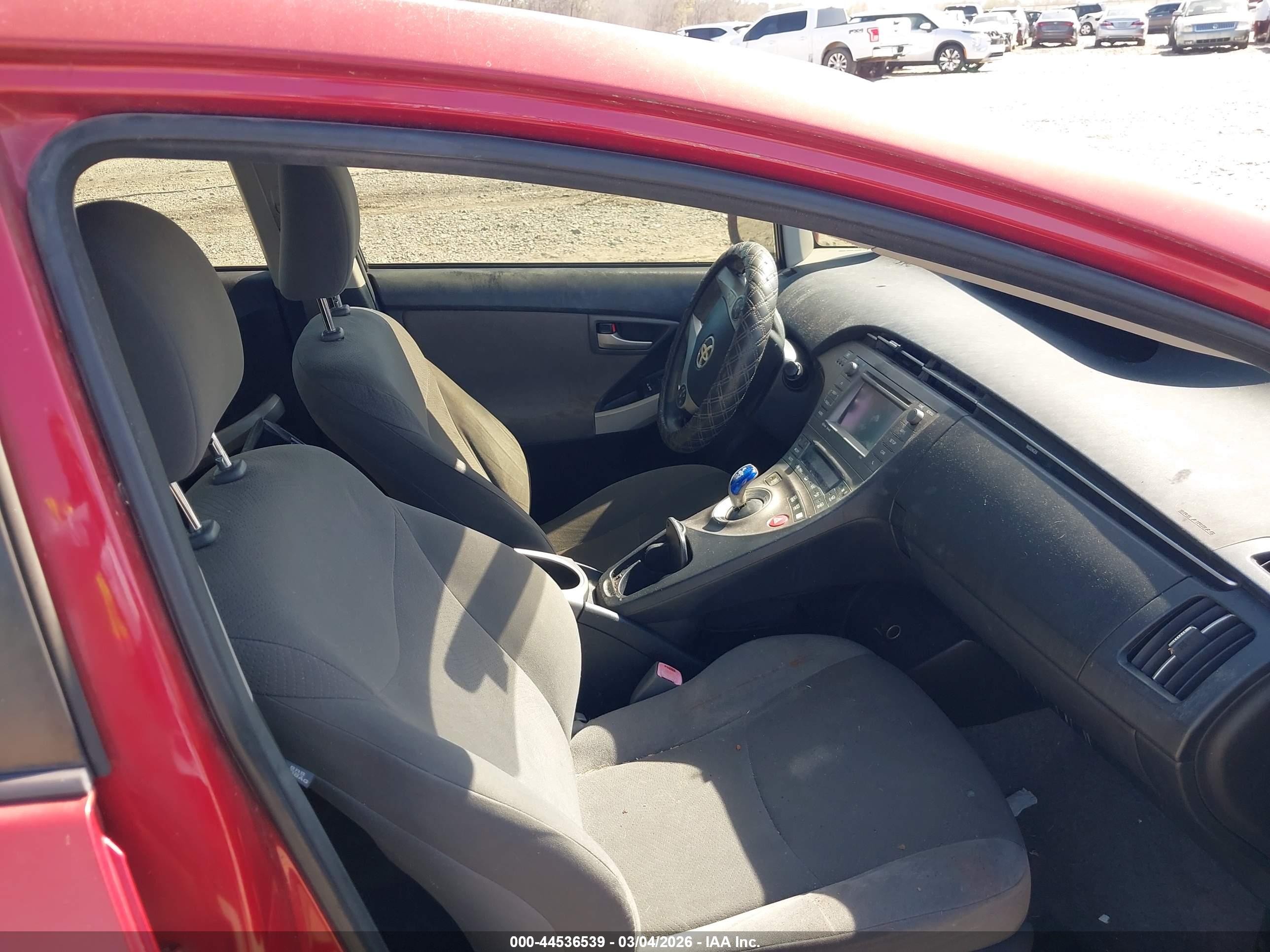 TOYOTA PRIUS image 5
