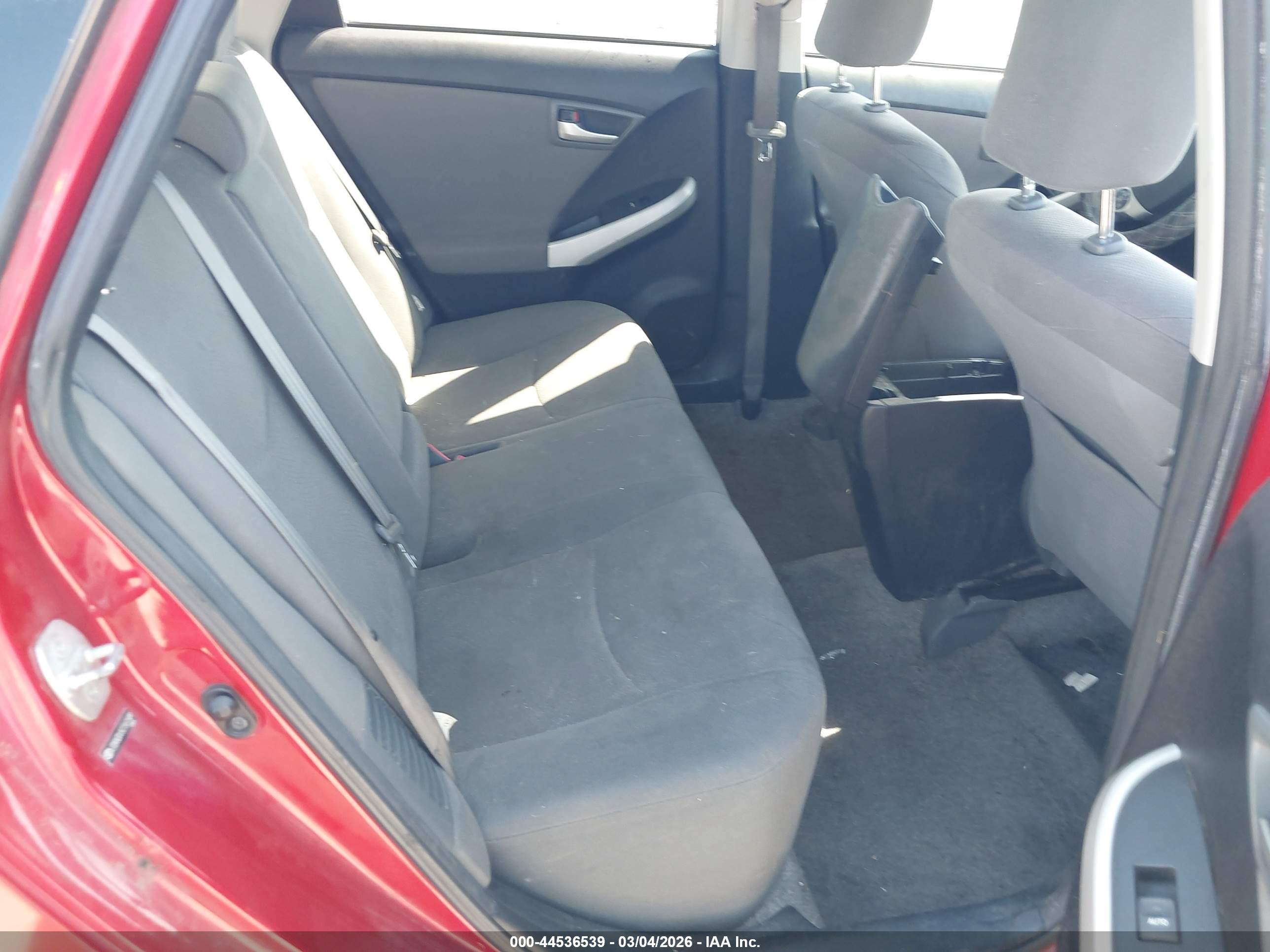 TOYOTA PRIUS image 8
