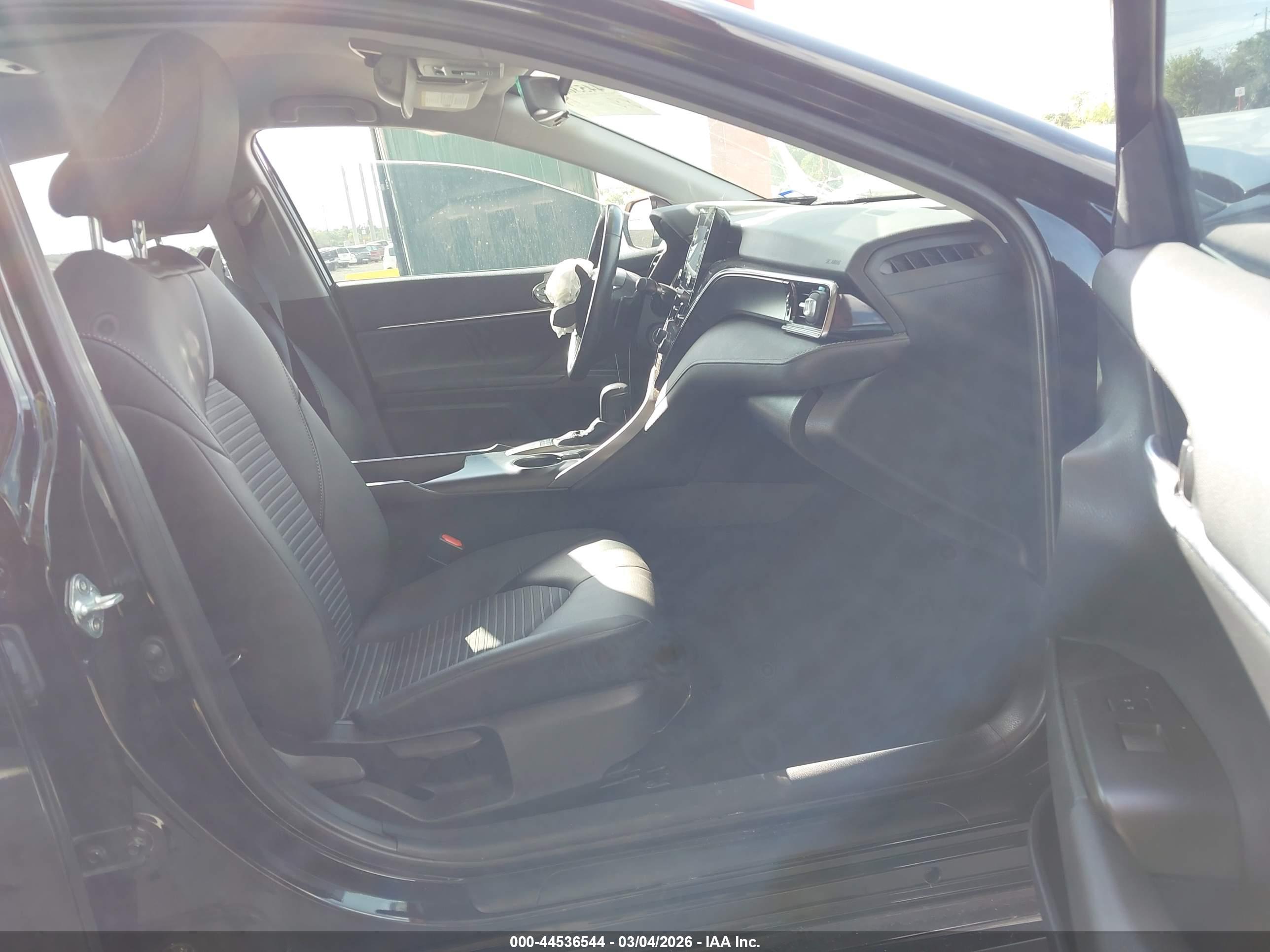 TOYOTA CAMRY image 5