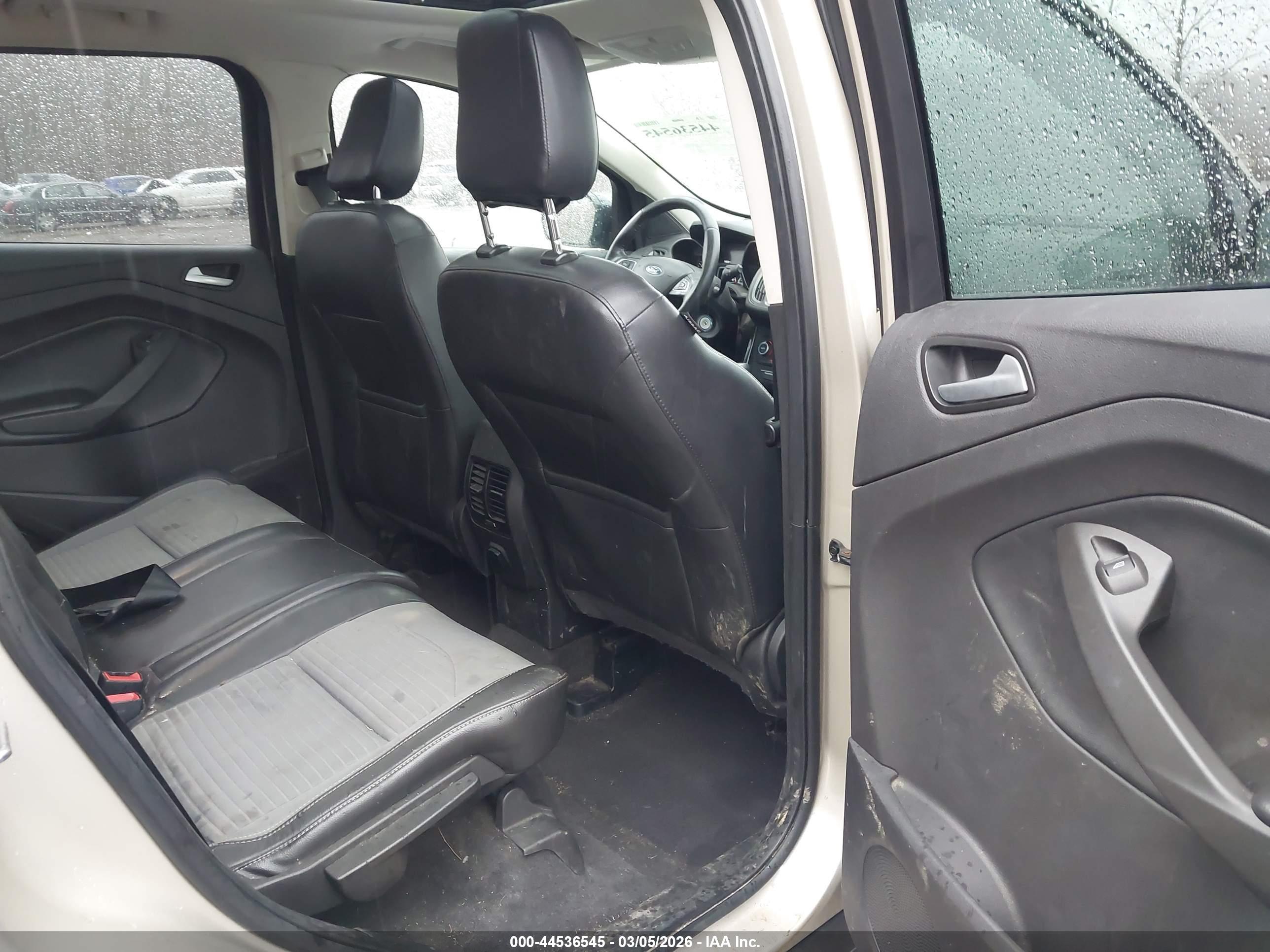 FORD ESCAPE image 8