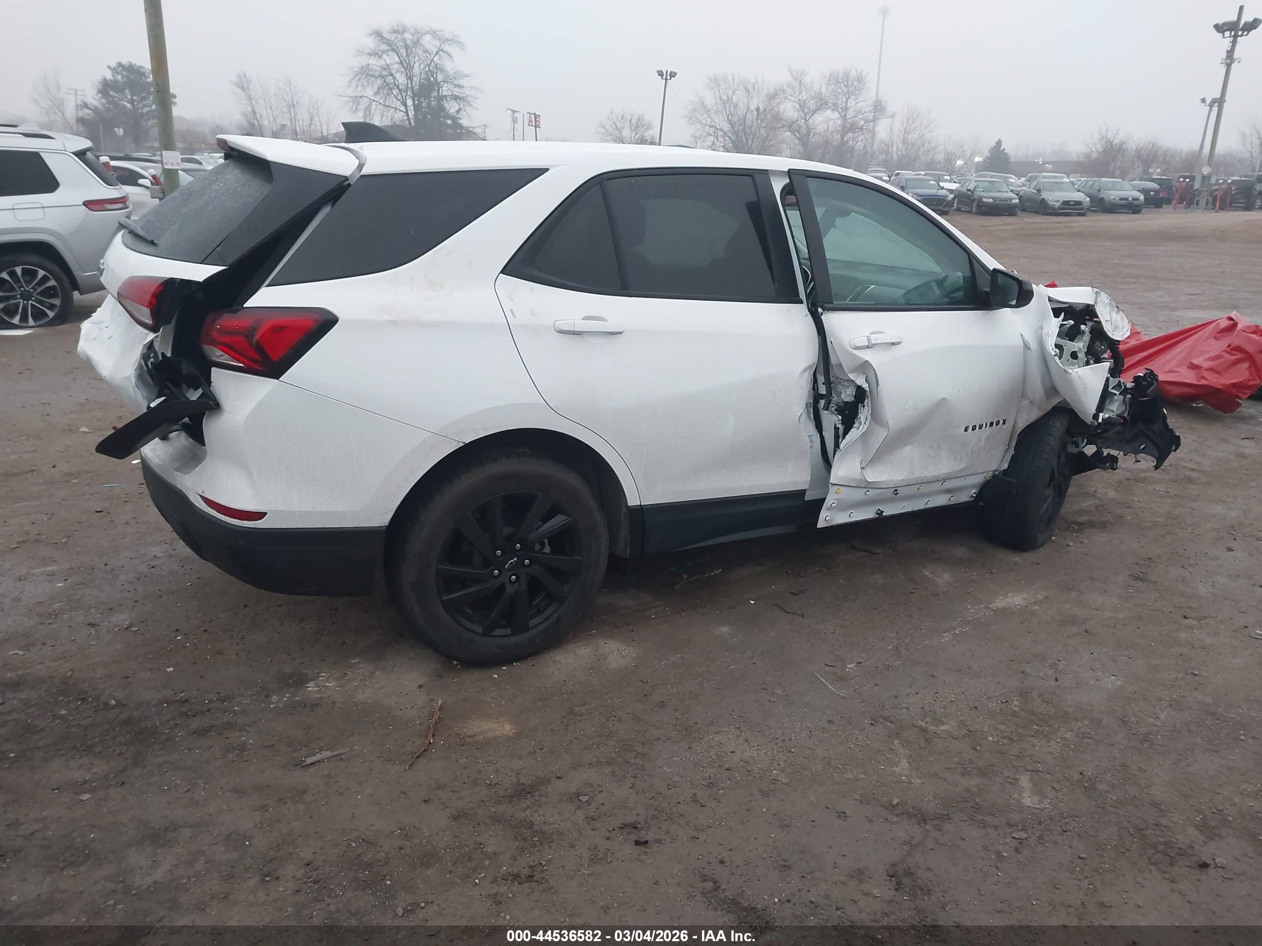 CHEVROLET EQUINOX image 4