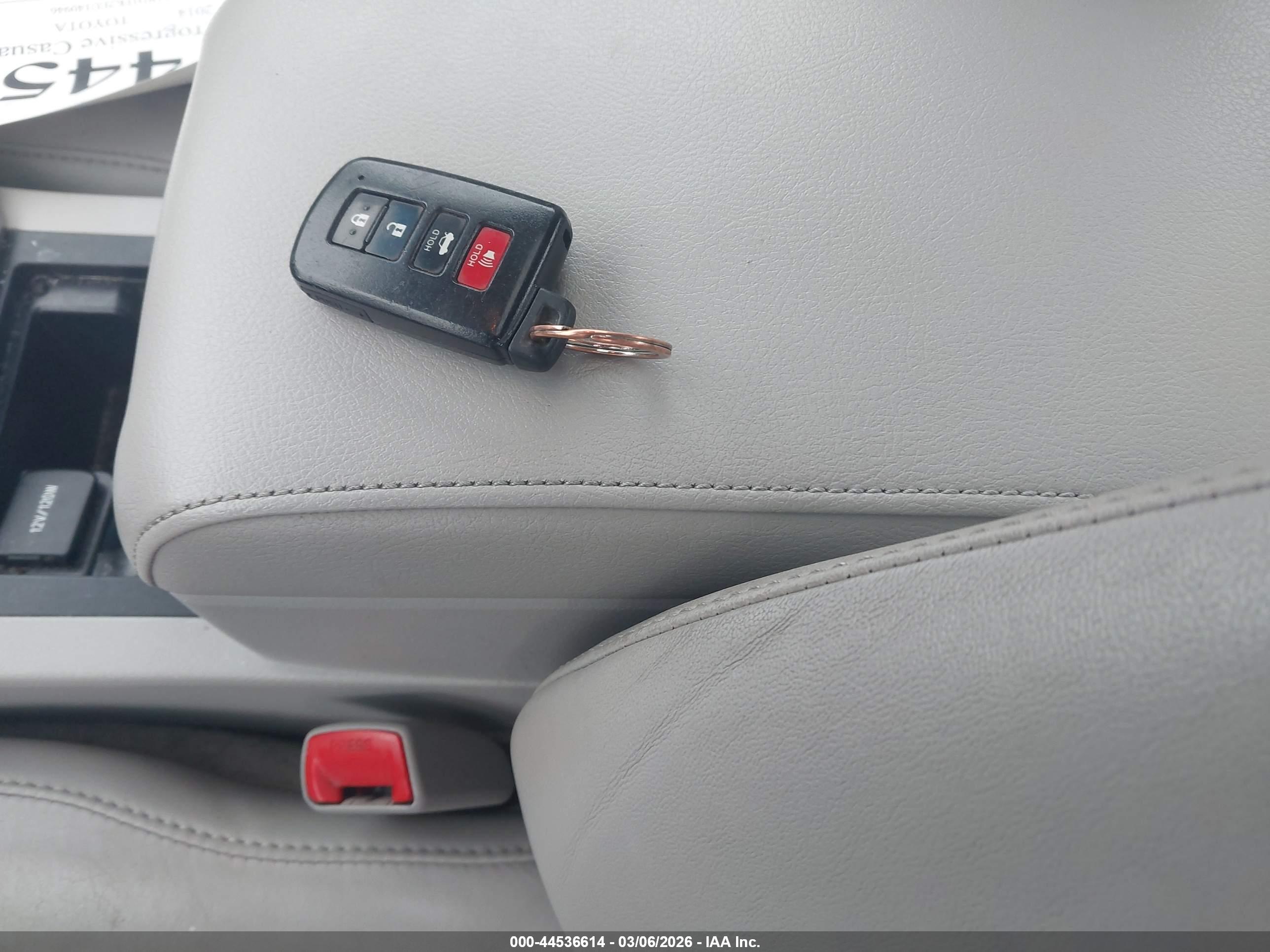 TOYOTA CAMRY image 11