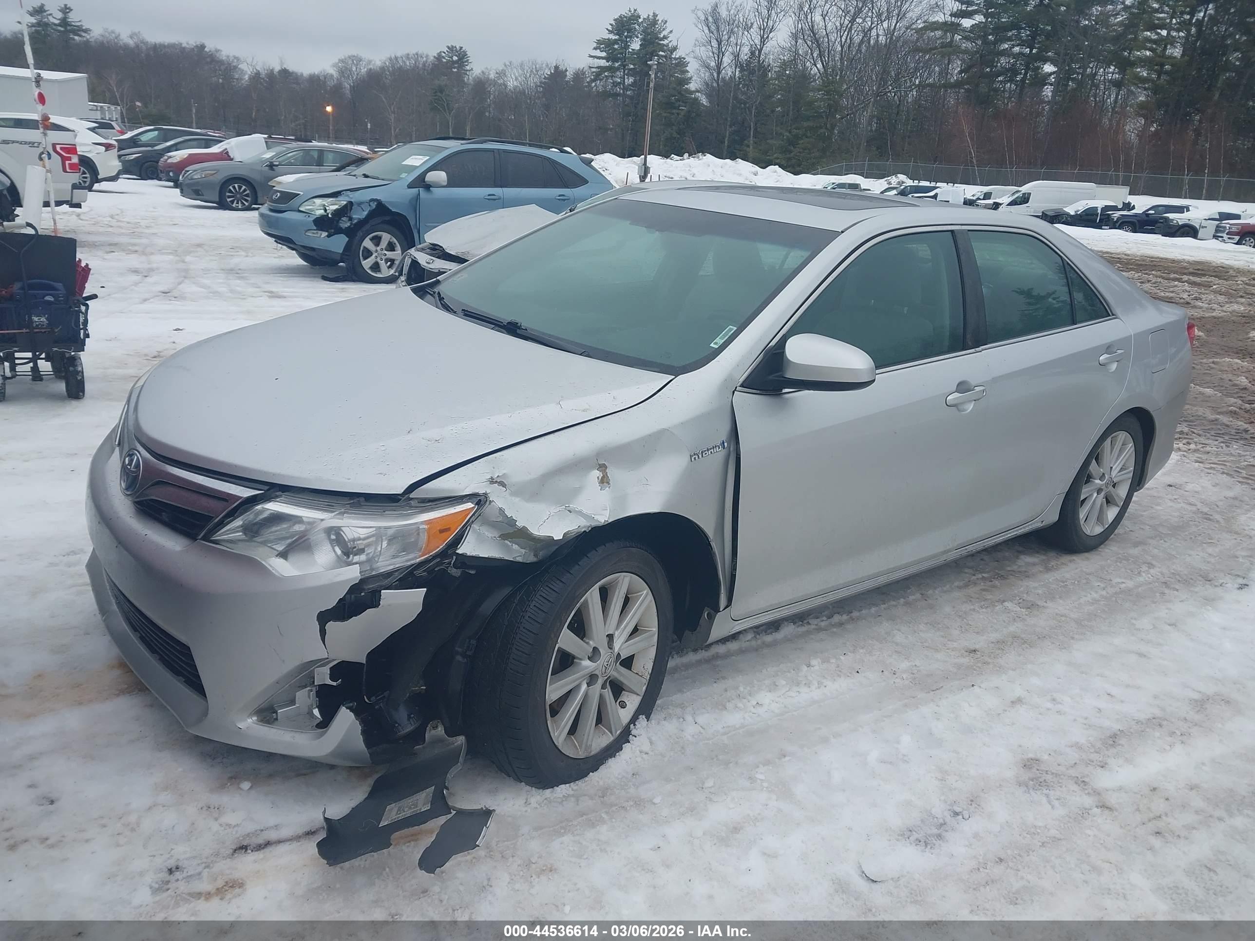 TOYOTA CAMRY image 2